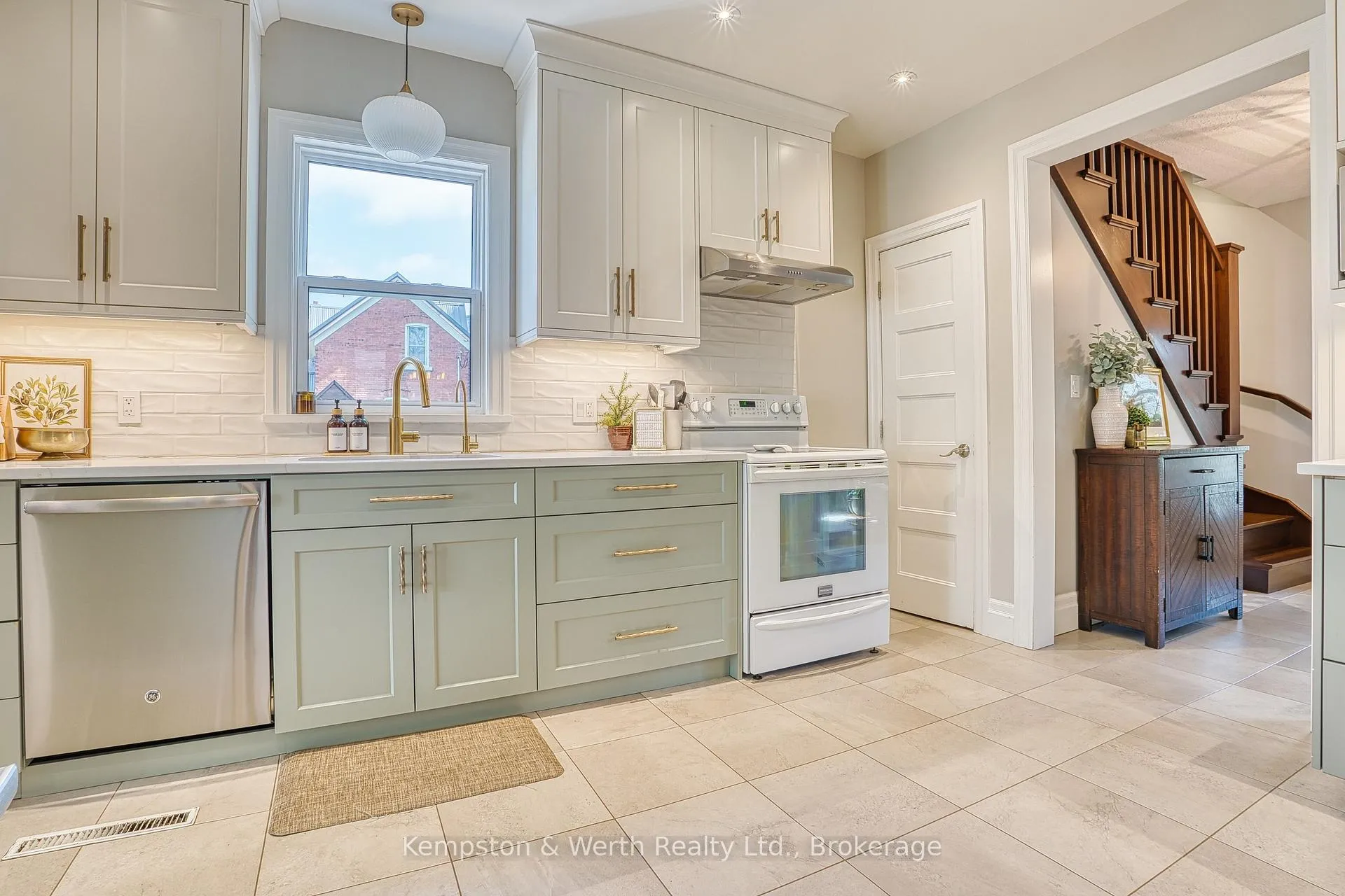 Photo 10 of 82 Main Street N, Perth East, Milverton — HOMEH