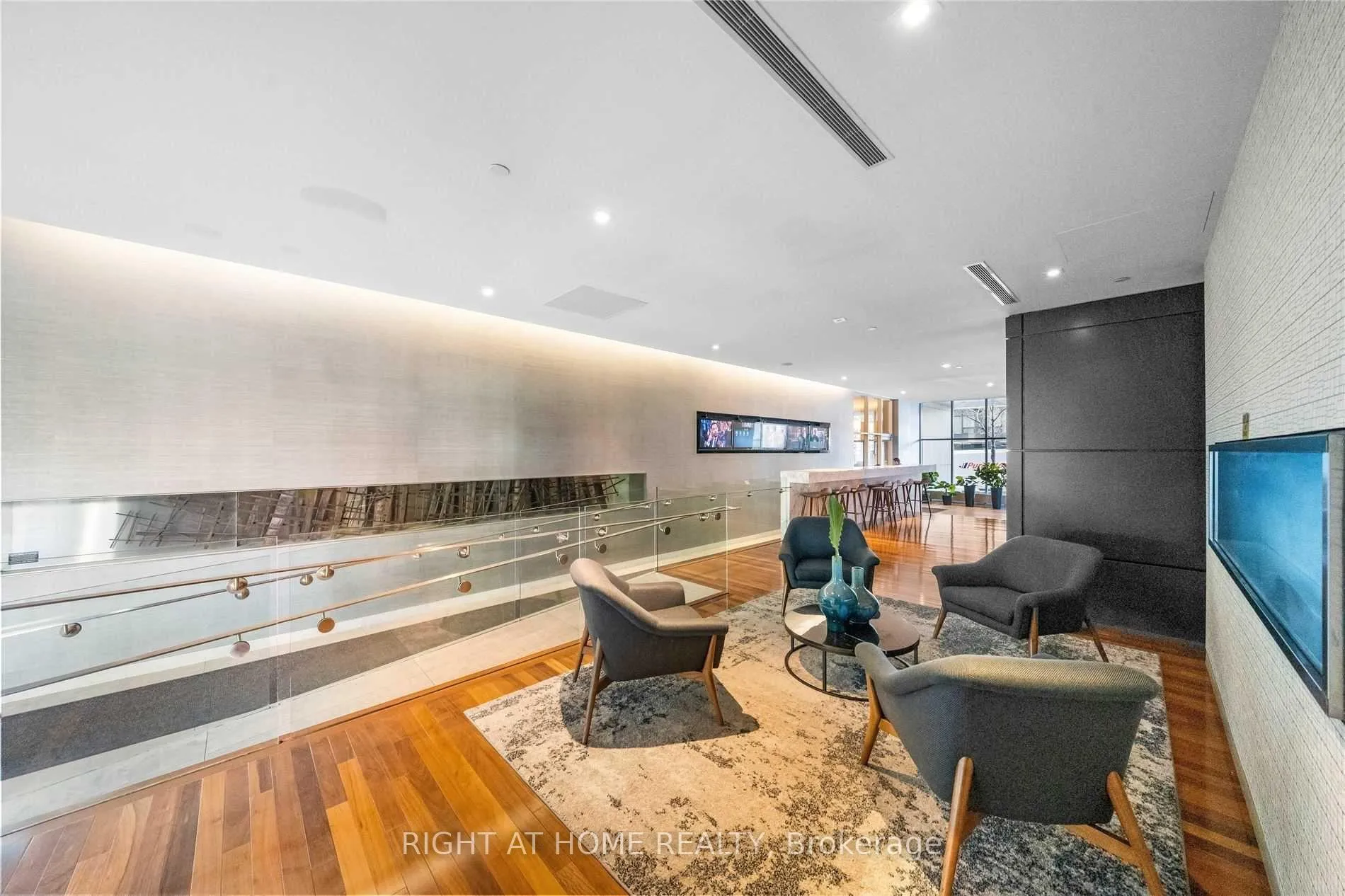 Photo 2 of Unit 1005, 25 Telegram Mews, Toronto, Waterfront Communities — HOMEH