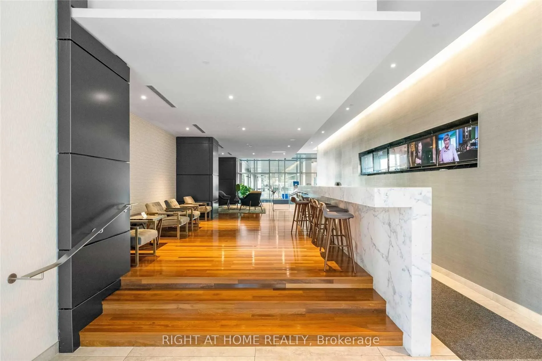 Photo 3 of Unit 1005, 25 Telegram Mews, Toronto, Waterfront Communities — HOMEH