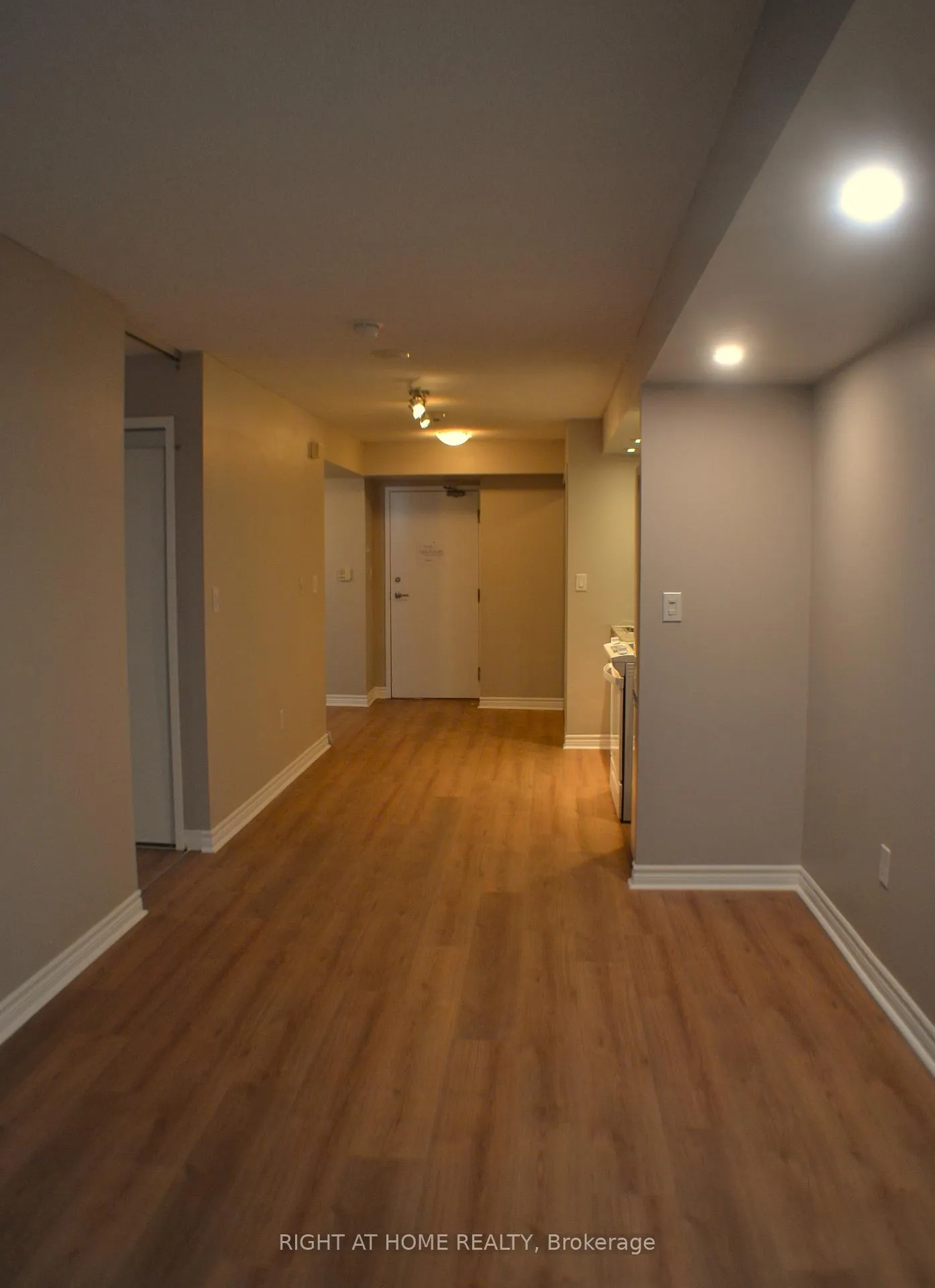 Photo 9 of Unit 1005, 25 Telegram Mews, Toronto, Waterfront Communities — HOMEH