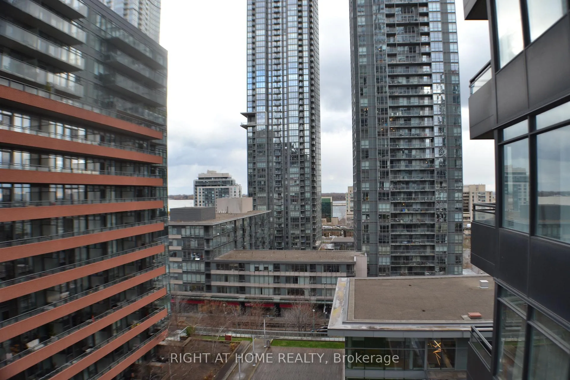 Photo 14 of Unit 1005, 25 Telegram Mews, Toronto, Waterfront Communities — HOMEH