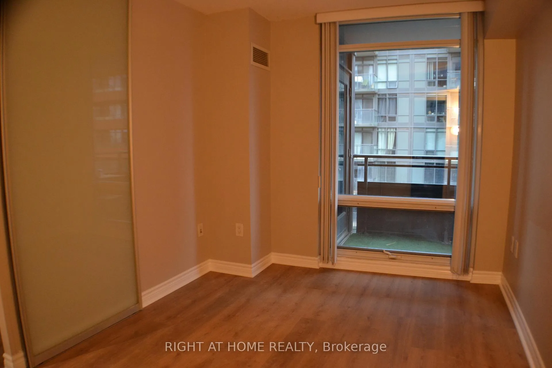 Photo 17 of Unit 1005, 25 Telegram Mews, Toronto, Waterfront Communities — HOMEH