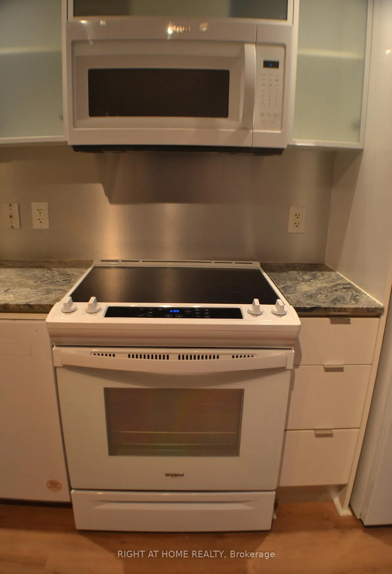 Photo 20 of Unit 1005, 25 Telegram Mews, Toronto, Waterfront Communities — HOMEH