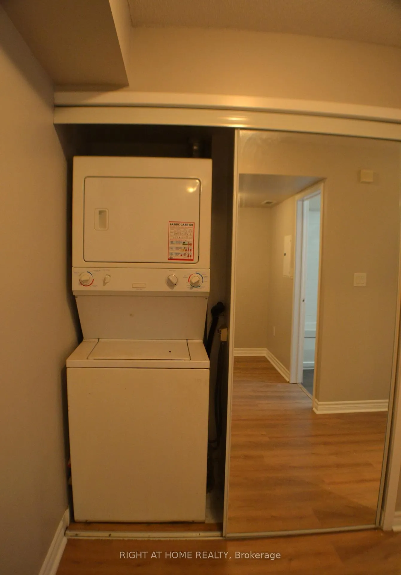Photo 28 of Unit 1005, 25 Telegram Mews, Toronto, Waterfront Communities — HOMEH