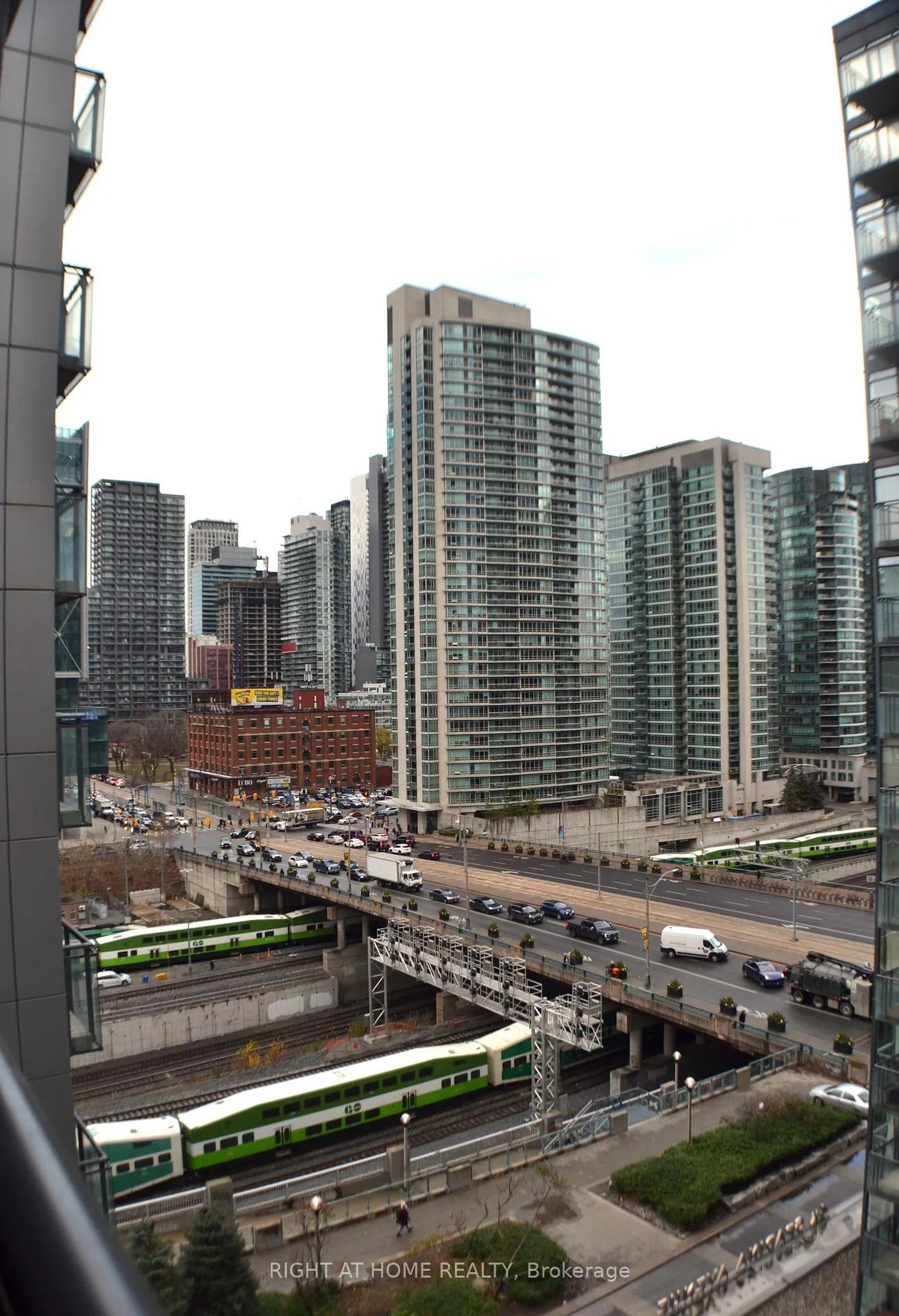 Photo 32 of Unit 1005, 25 Telegram Mews, Toronto, Waterfront Communities — HOMEH