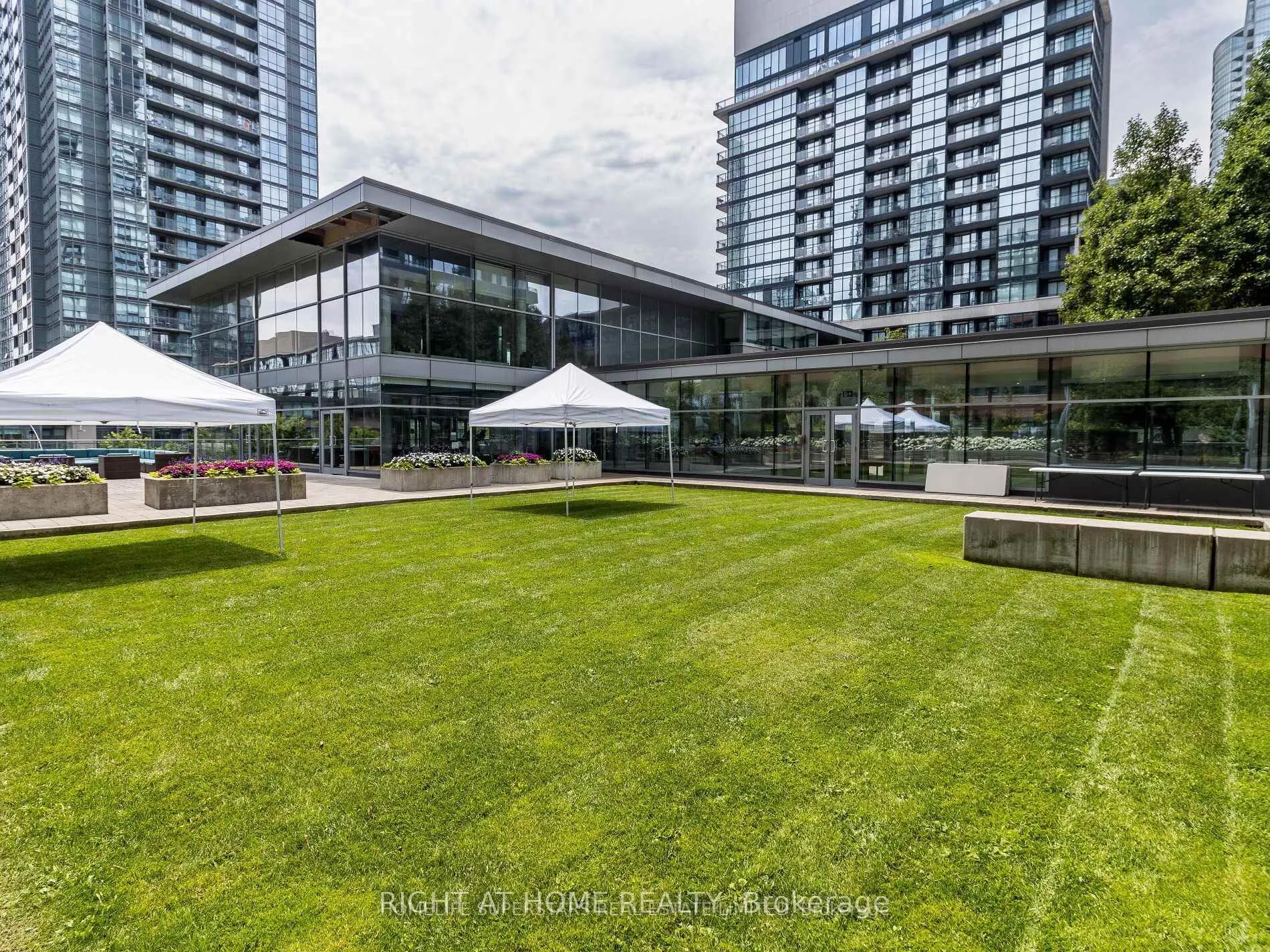 Photo 47 of Unit 1005, 25 Telegram Mews, Toronto, Waterfront Communities — HOMEH