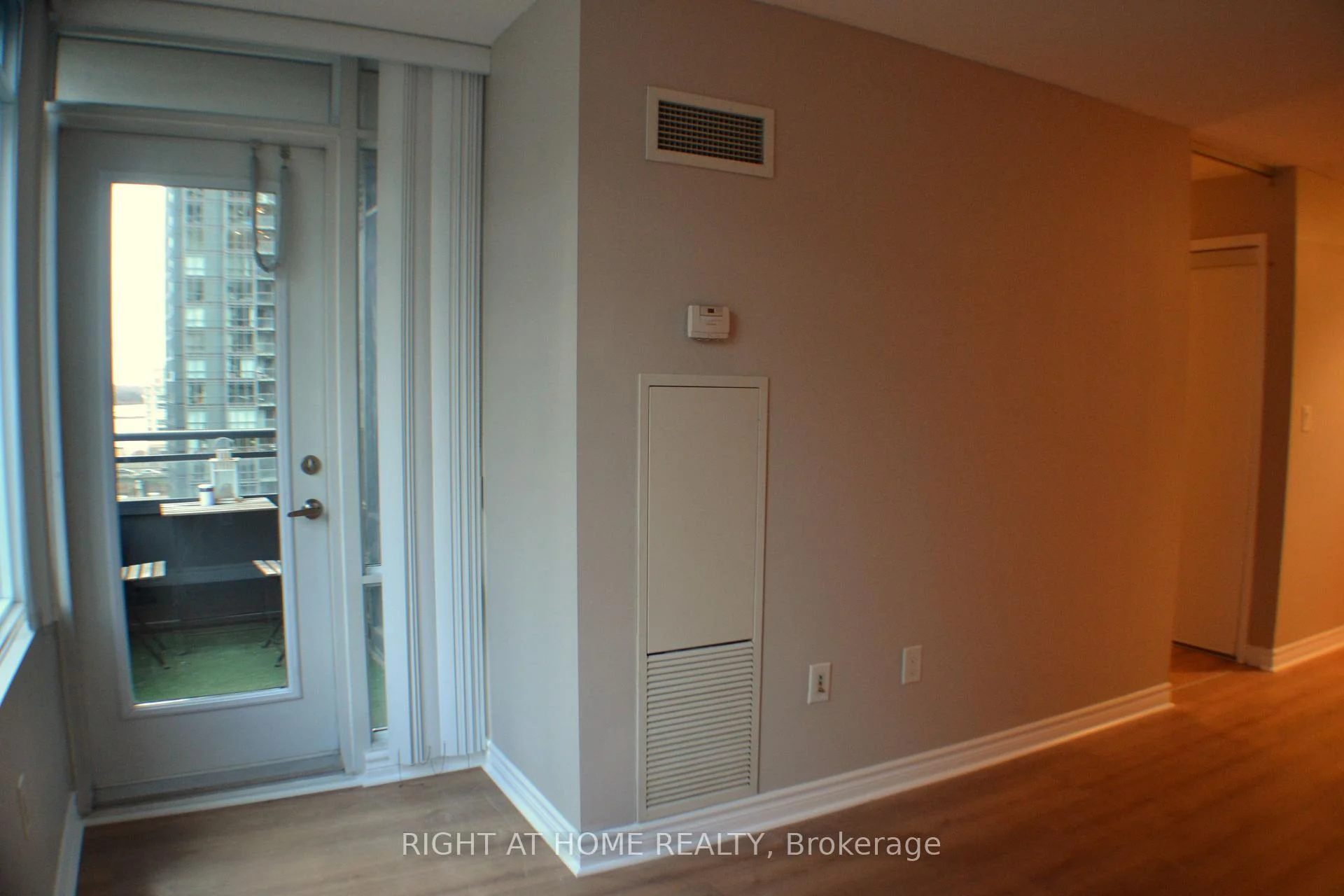 Photo 48 of Unit 1005, 25 Telegram Mews, Toronto, Waterfront Communities — HOMEH
