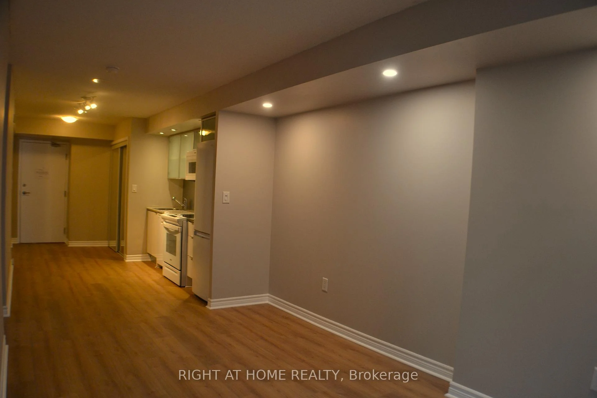 Photo 49 of Unit 1005, 25 Telegram Mews, Toronto, Waterfront Communities — HOMEH