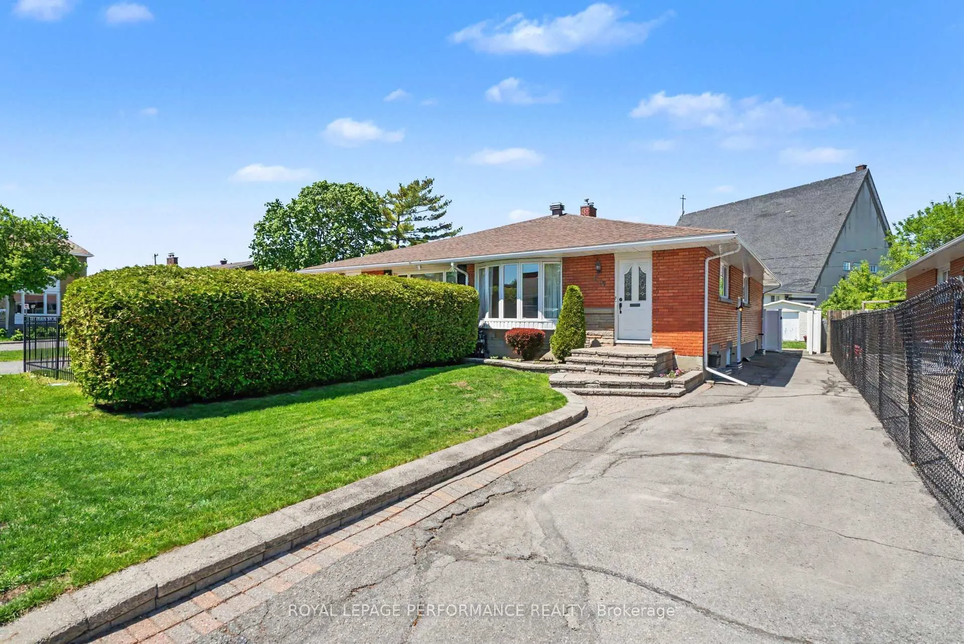 Photo 1 of 615 Quebec Street, Ottawa, Castle Heights/Rideau High — HOMEH