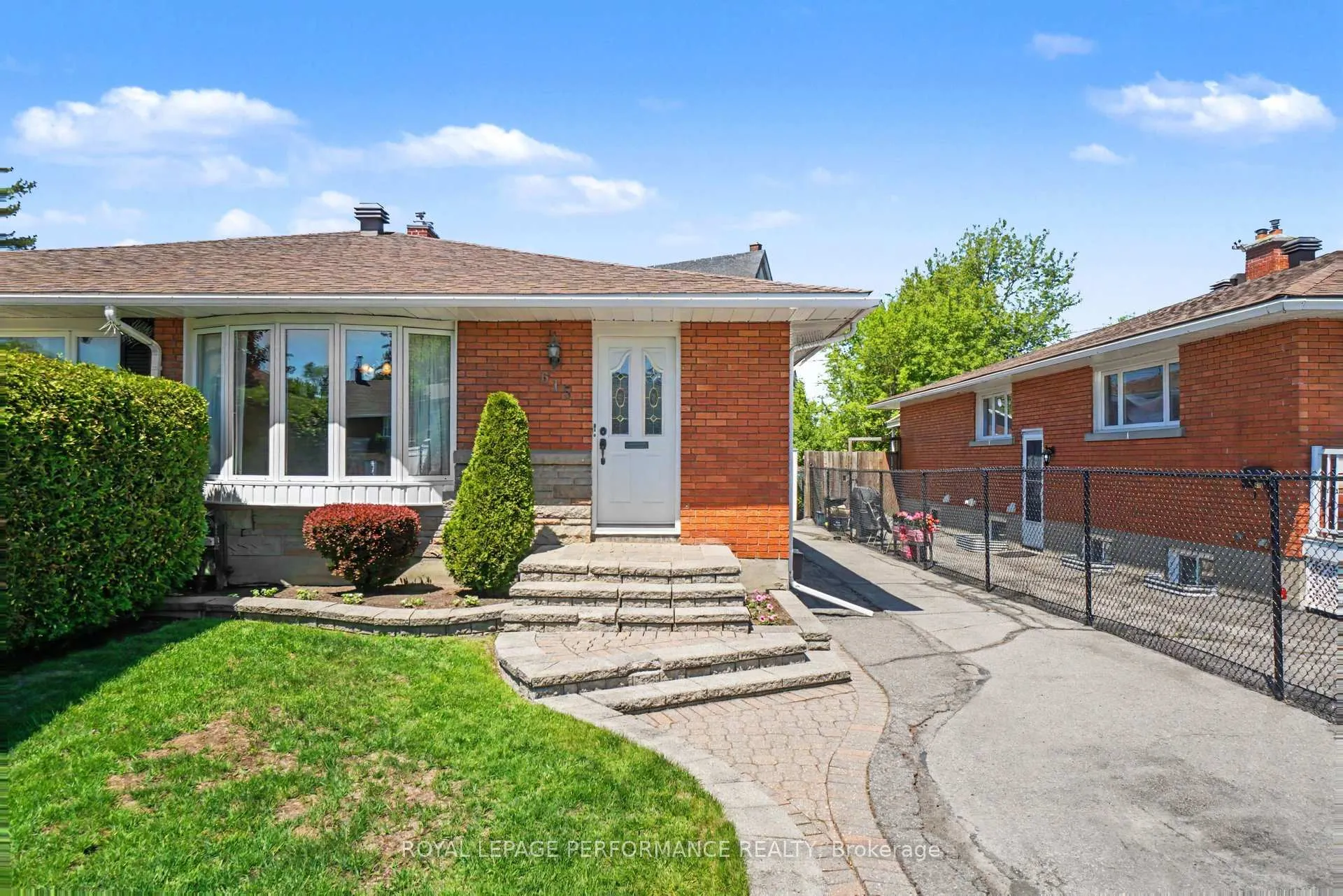 Photo 2 of 615 Quebec Street, Ottawa, Castle Heights/Rideau High — HOMEH