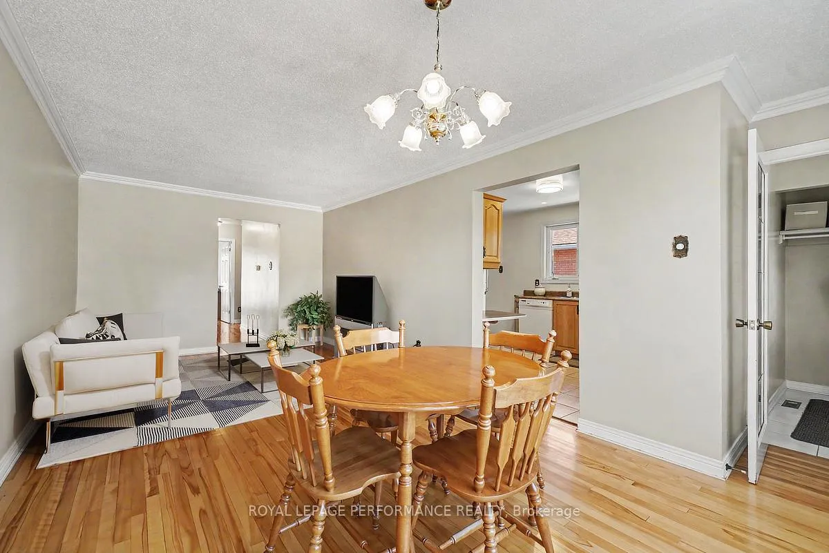 Photo 4 of 615 Quebec Street, Ottawa, Castle Heights/Rideau High — HOMEH