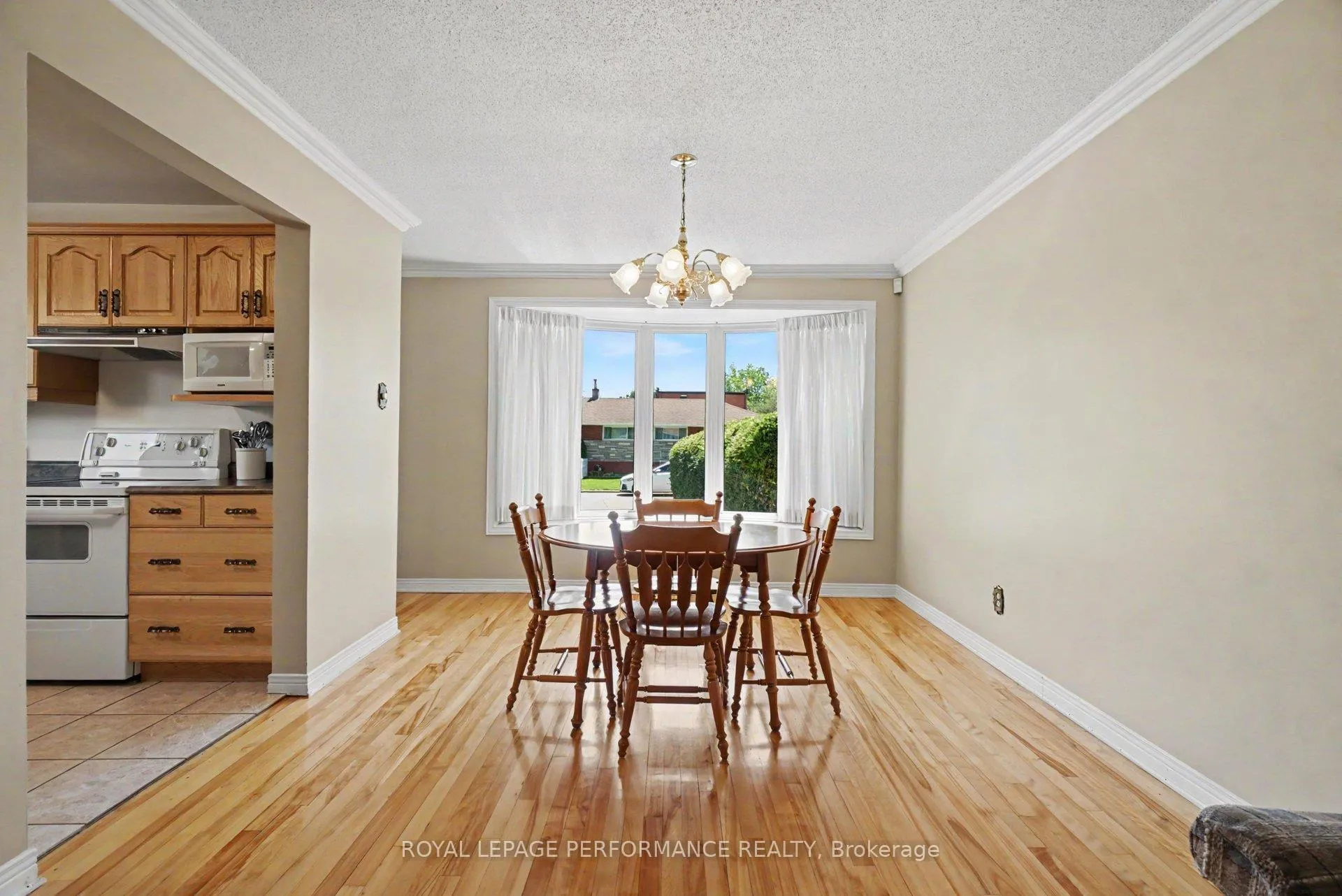 Photo 5 of 615 Quebec Street, Ottawa, Castle Heights/Rideau High — HOMEH