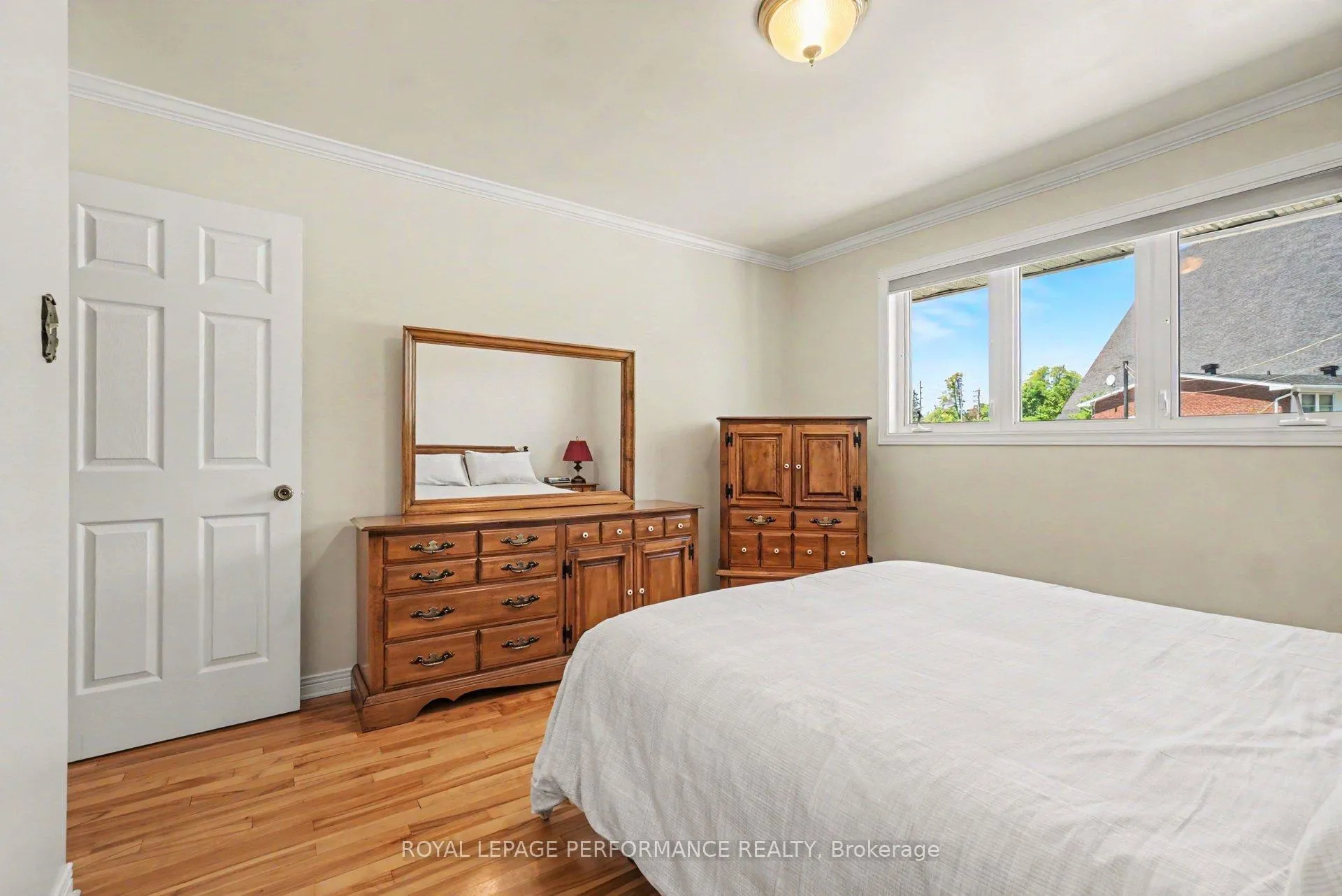 Photo 11 of 615 Quebec Street, Ottawa, Castle Heights/Rideau High — HOMEH