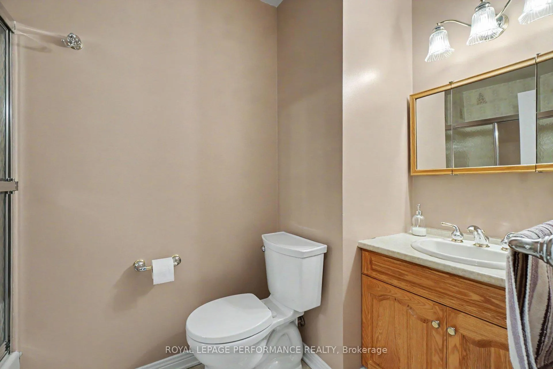 Photo 16 of 615 Quebec Street, Ottawa, Castle Heights/Rideau High — HOMEH