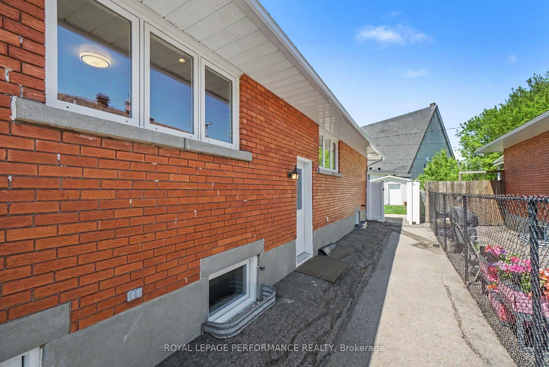 Photo 26 of 615 Quebec Street, Ottawa, Castle Heights/Rideau High — HOMEH