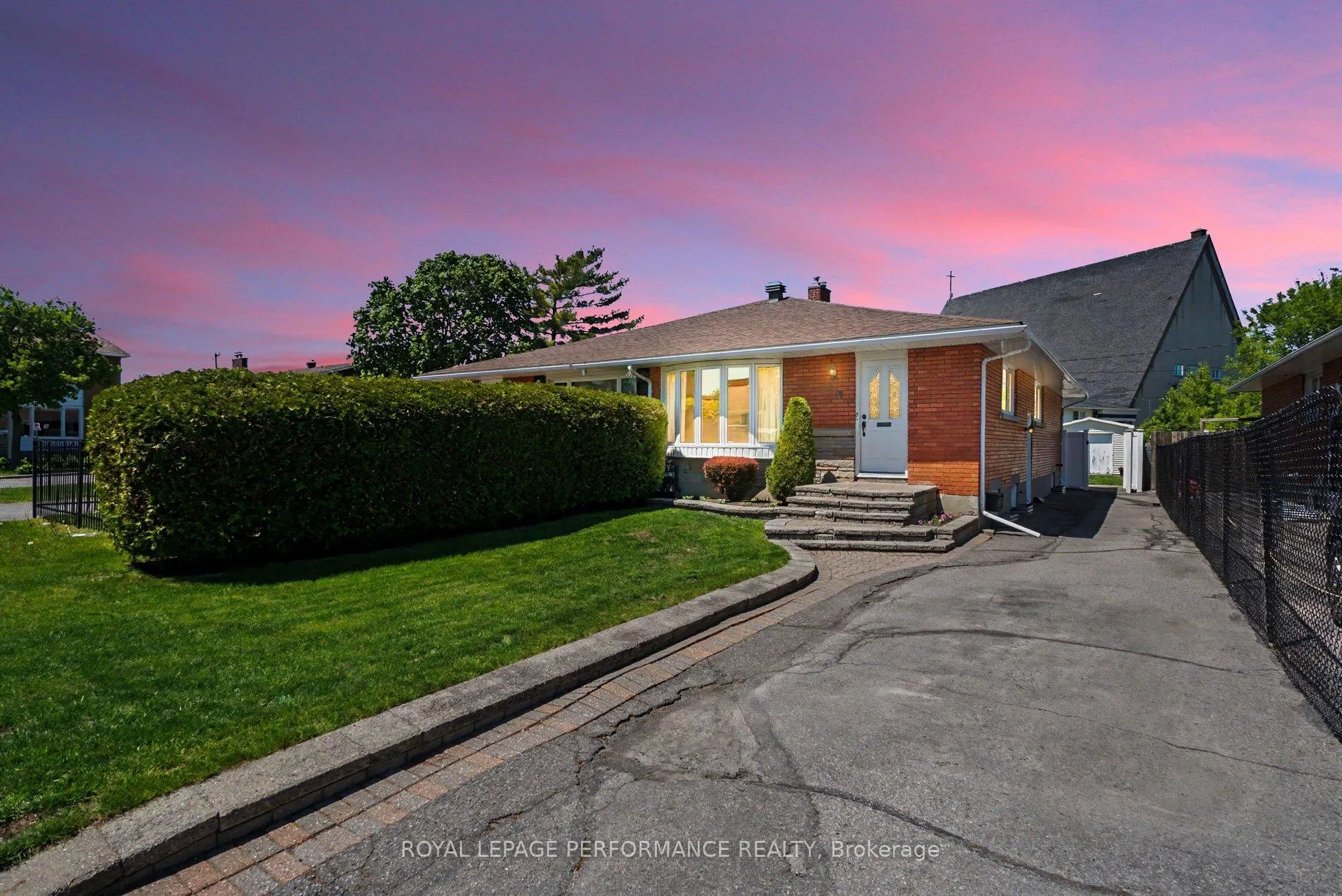 Photo 33 of 615 Quebec Street, Ottawa, Castle Heights/Rideau High — HOMEH