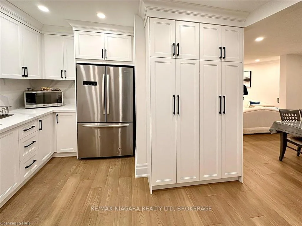 Photo 2 of 6422 Ker Street, Niagara Falls, Dorchester — HOMEH