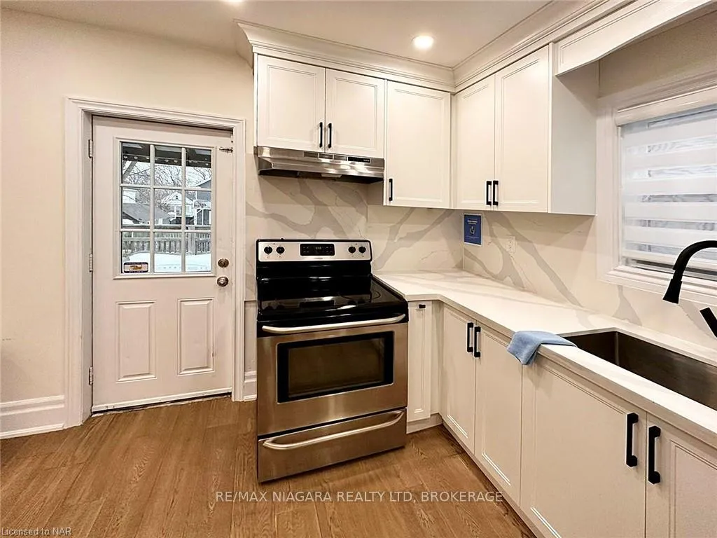 Photo 4 of 6422 Ker Street, Niagara Falls, Dorchester — HOMEH