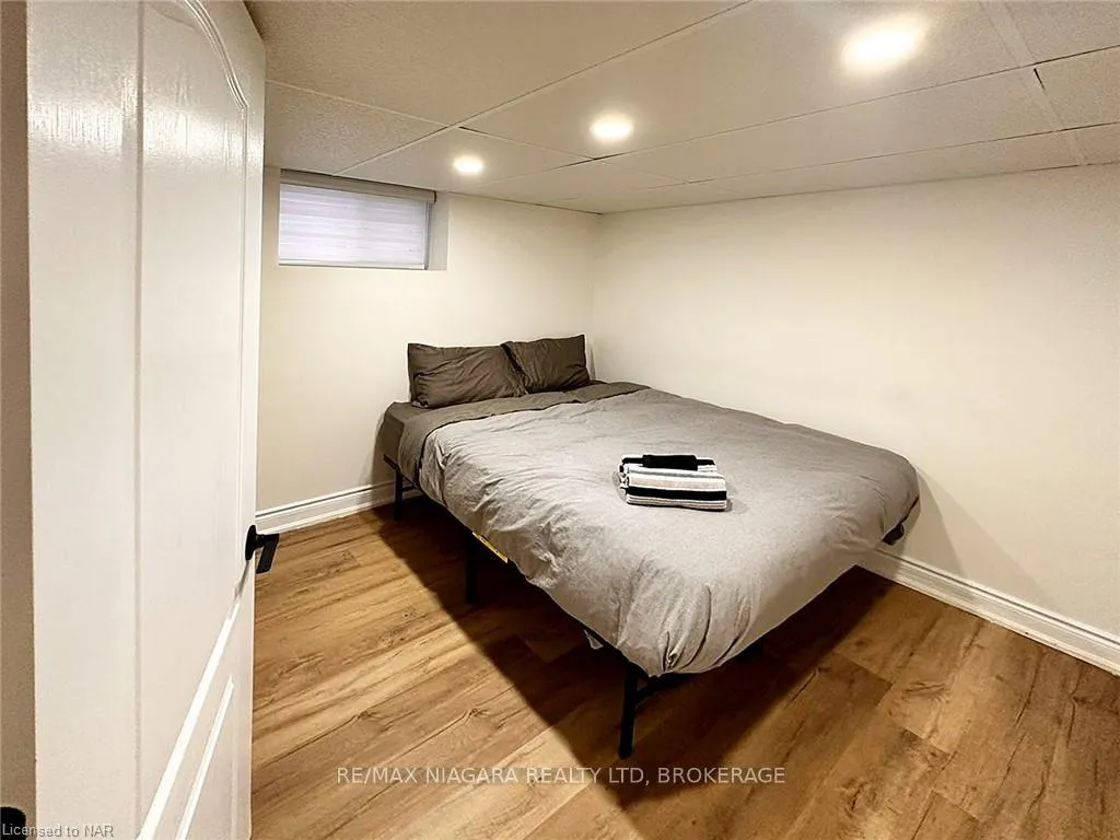 Photo 12 of 6422 Ker Street, Niagara Falls, Dorchester — HOMEH