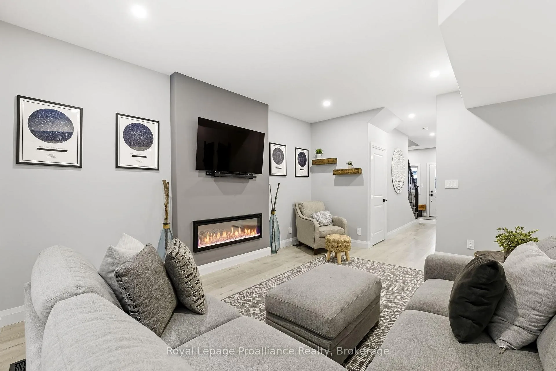 Photo 6 of 4 Mackenzie John Crescent, Brighton — HOMEH