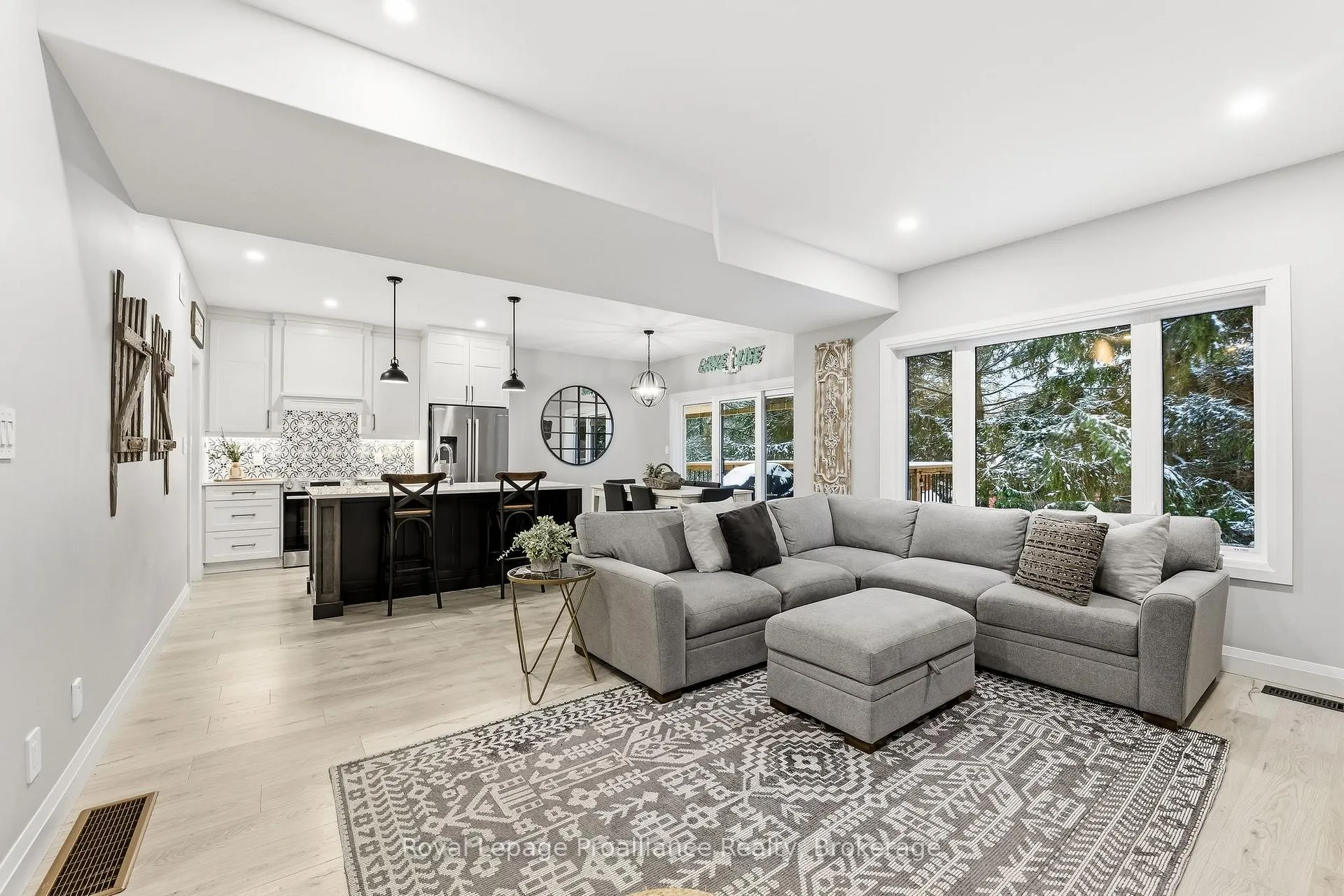 Photo 7 of 4 Mackenzie John Crescent, Brighton — HOMEH