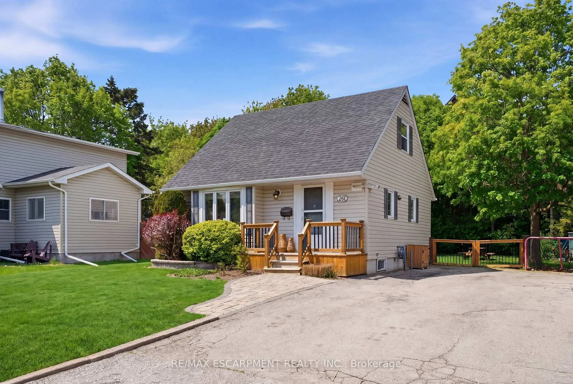 Photo 2 of 261 Andrew Street, Newmarket, Central Newmarket — HOMEH
