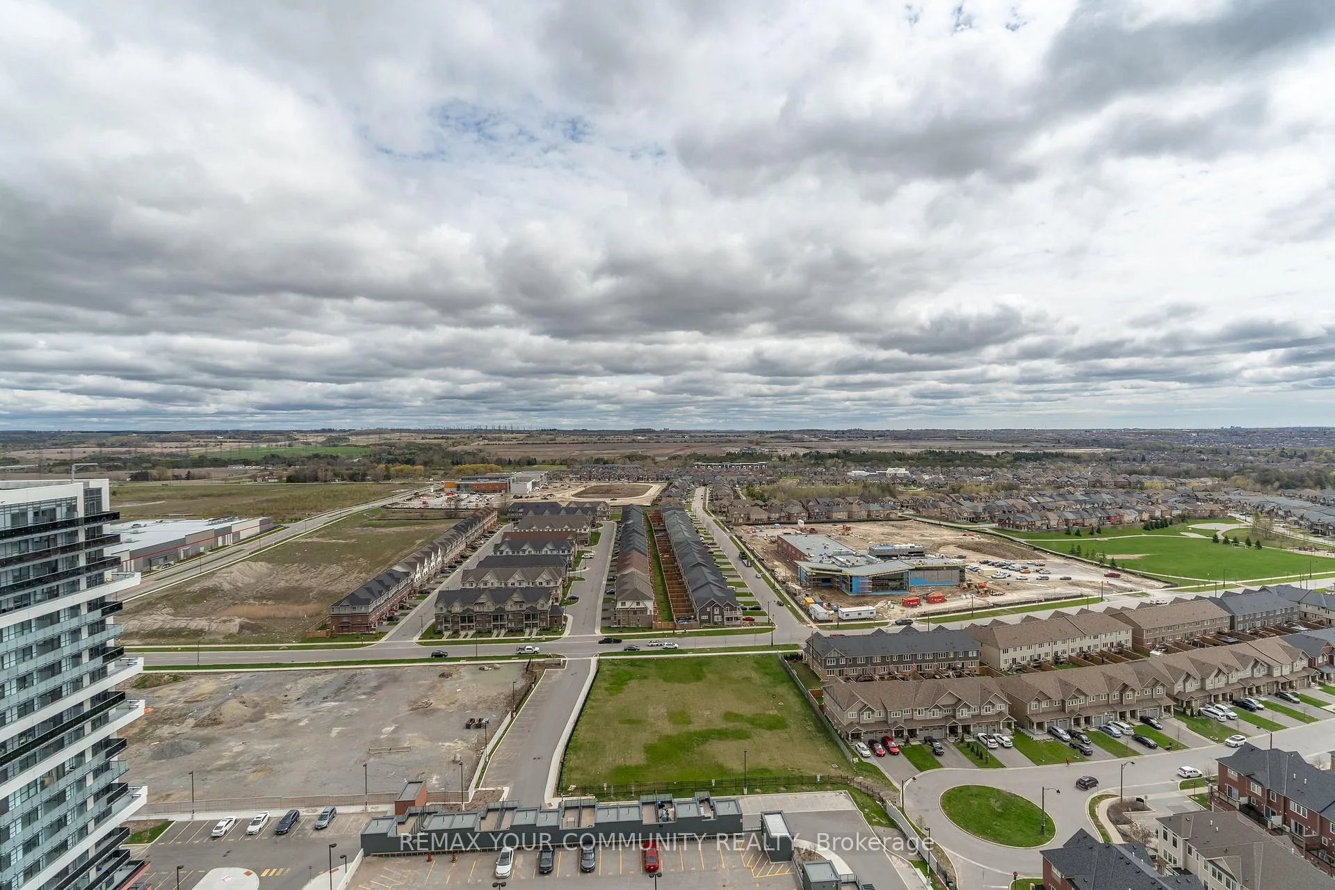 Photo 8 of Unit 2302, 2545 Simcoe Street, Oshawa, Windfields — HOMEH