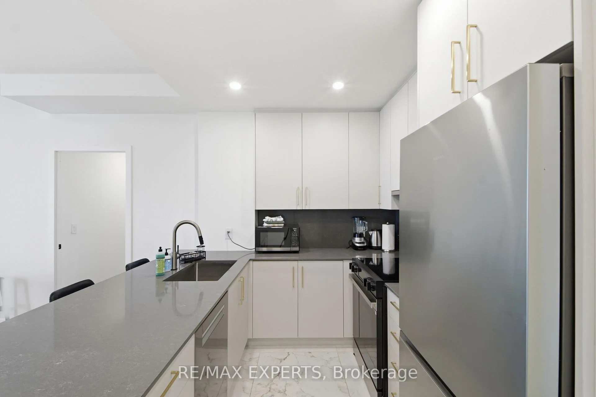 Photo 9 of Unit 2211, 208 Queens Quay W, Toronto, Waterfront Communities — HOMEH