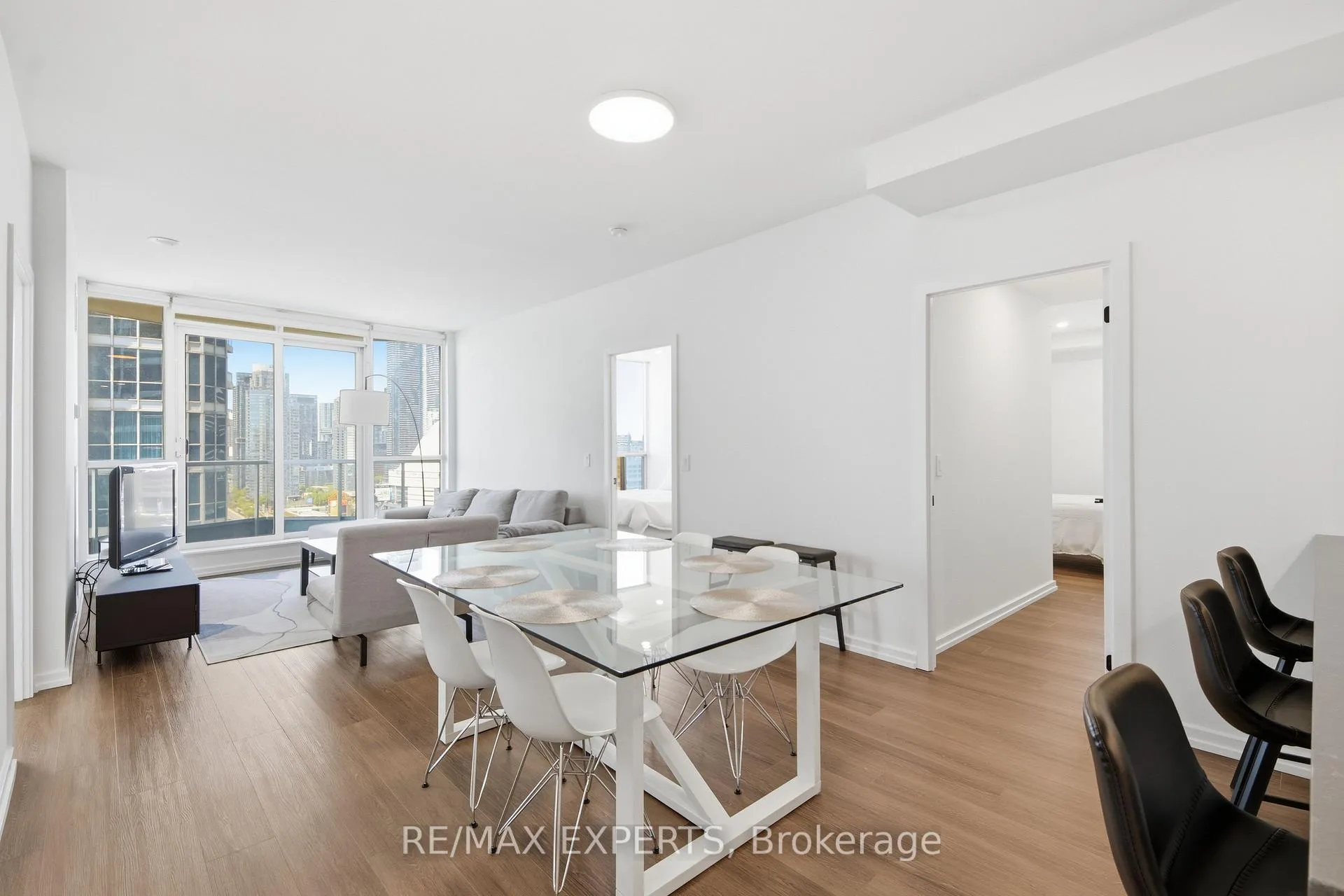 Photo 13 of Unit 2211, 208 Queens Quay W, Toronto, Waterfront Communities — HOMEH