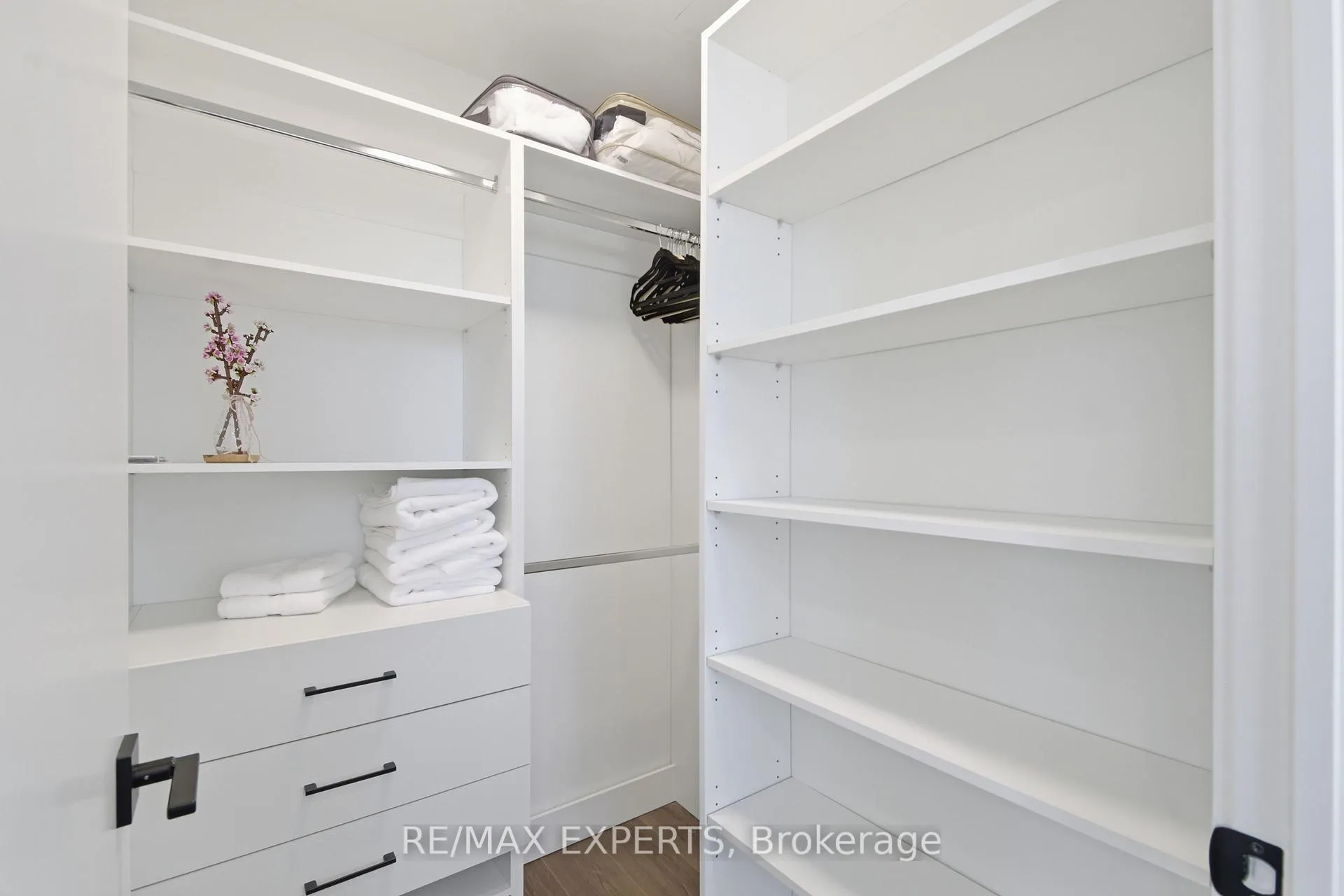 Photo 19 of Unit 2211, 208 Queens Quay W, Toronto, Waterfront Communities — HOMEH