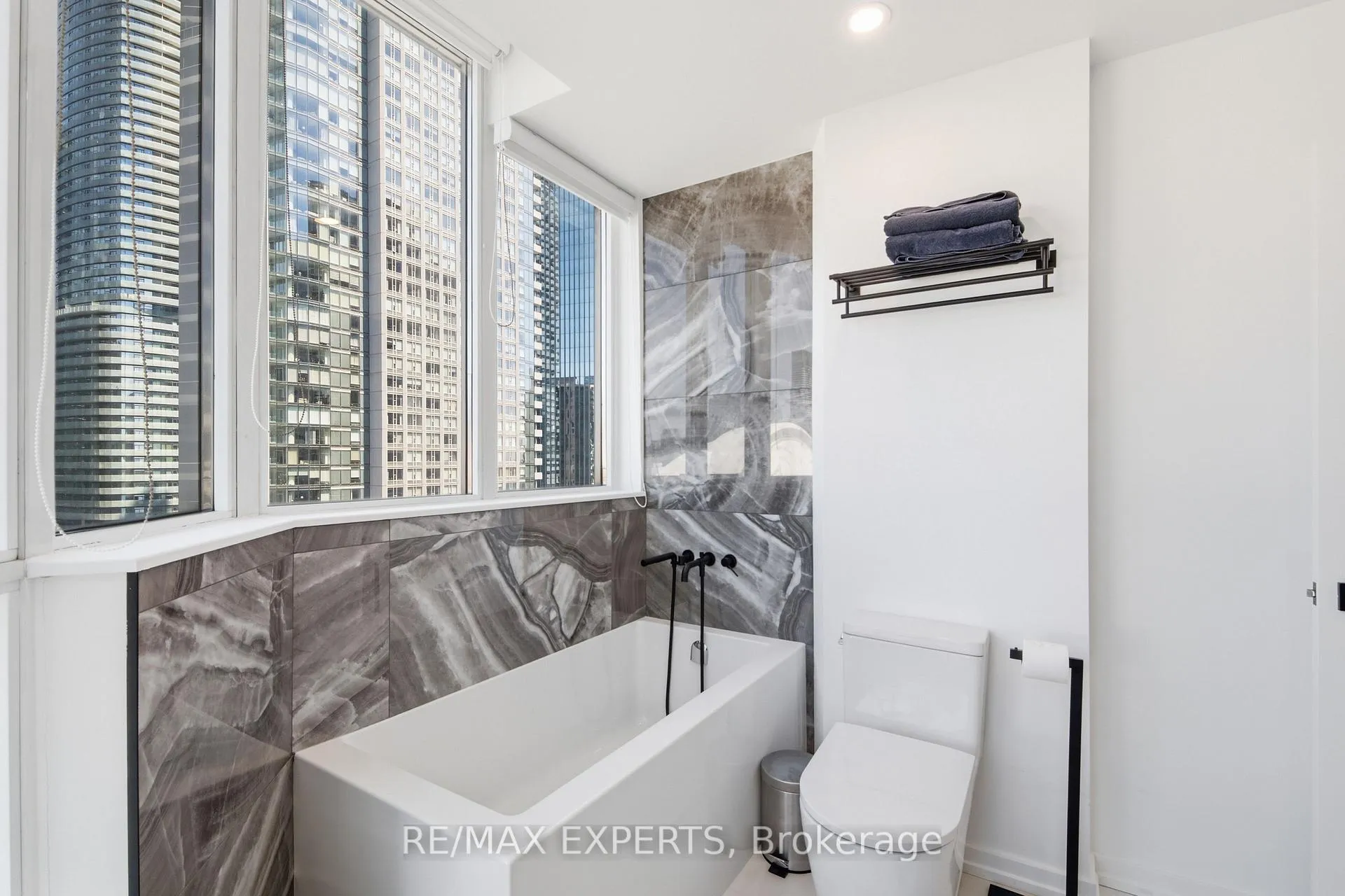 Photo 21 of Unit 2211, 208 Queens Quay W, Toronto, Waterfront Communities — HOMEH