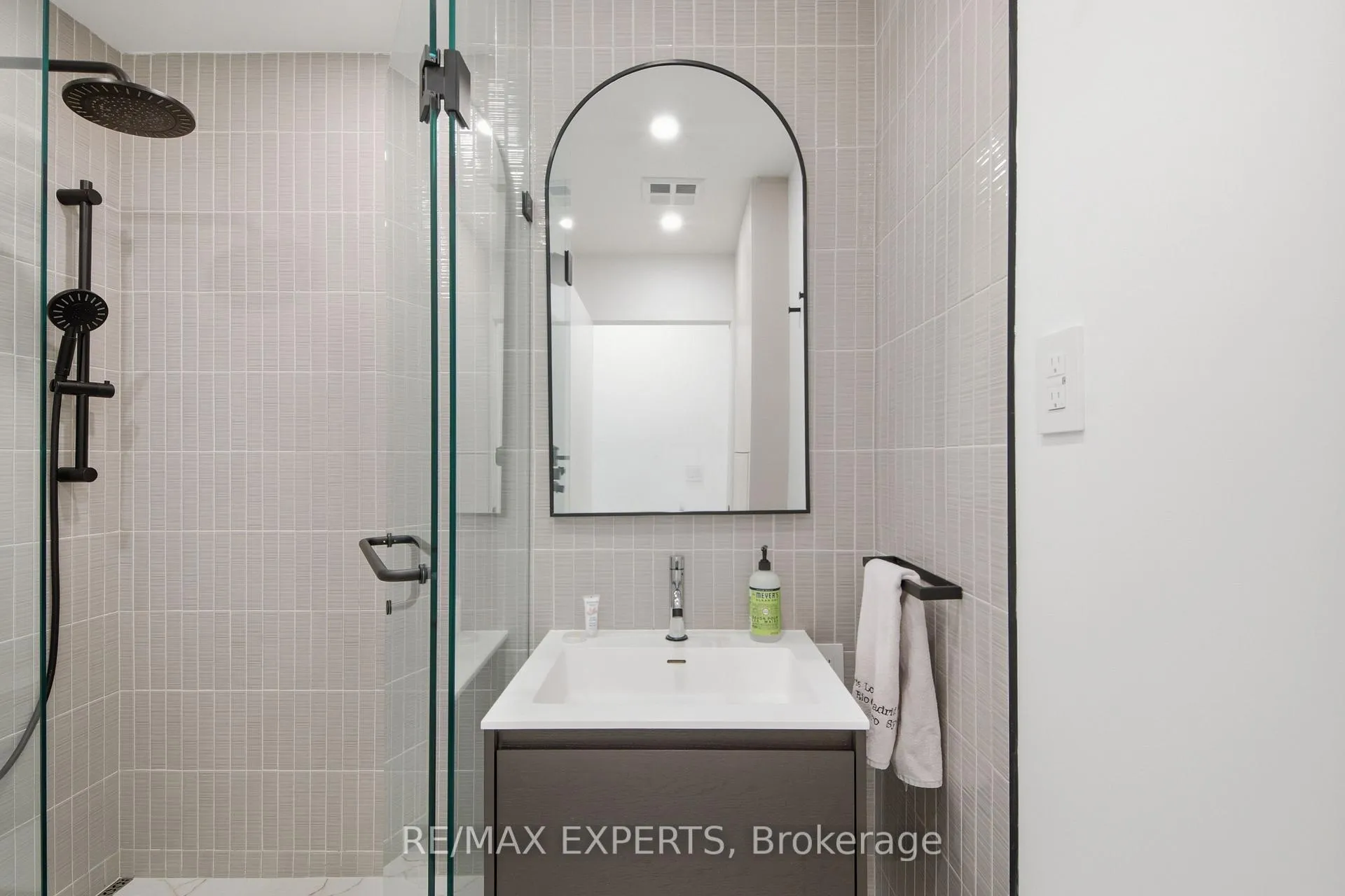Photo 29 of Unit 2211, 208 Queens Quay W, Toronto, Waterfront Communities — HOMEH