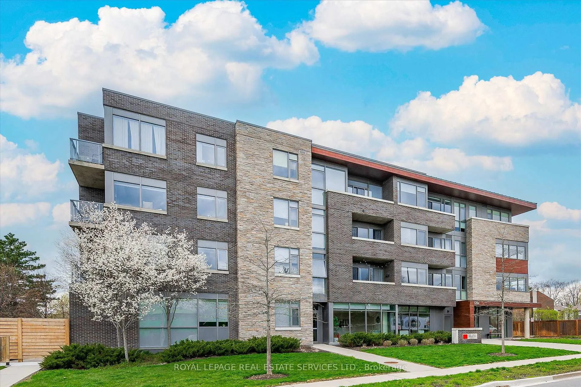 Photo 3 of Unit 111, 1284 Guelph Line, Burlington, Mountainside — HOMEH