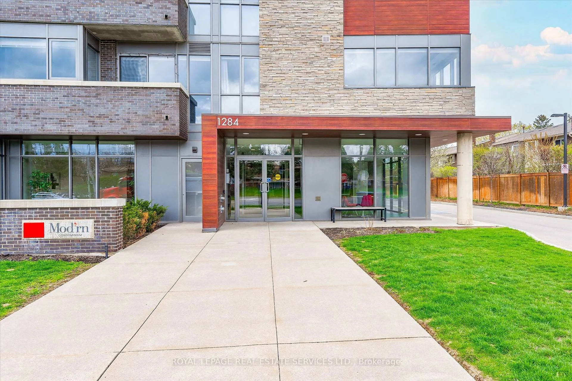 Photo 6 of Unit 111, 1284 Guelph Line, Burlington, Mountainside — HOMEH