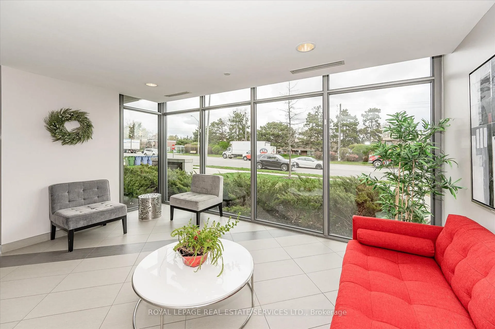 Photo 11 of Unit 111, 1284 Guelph Line, Burlington, Mountainside — HOMEH