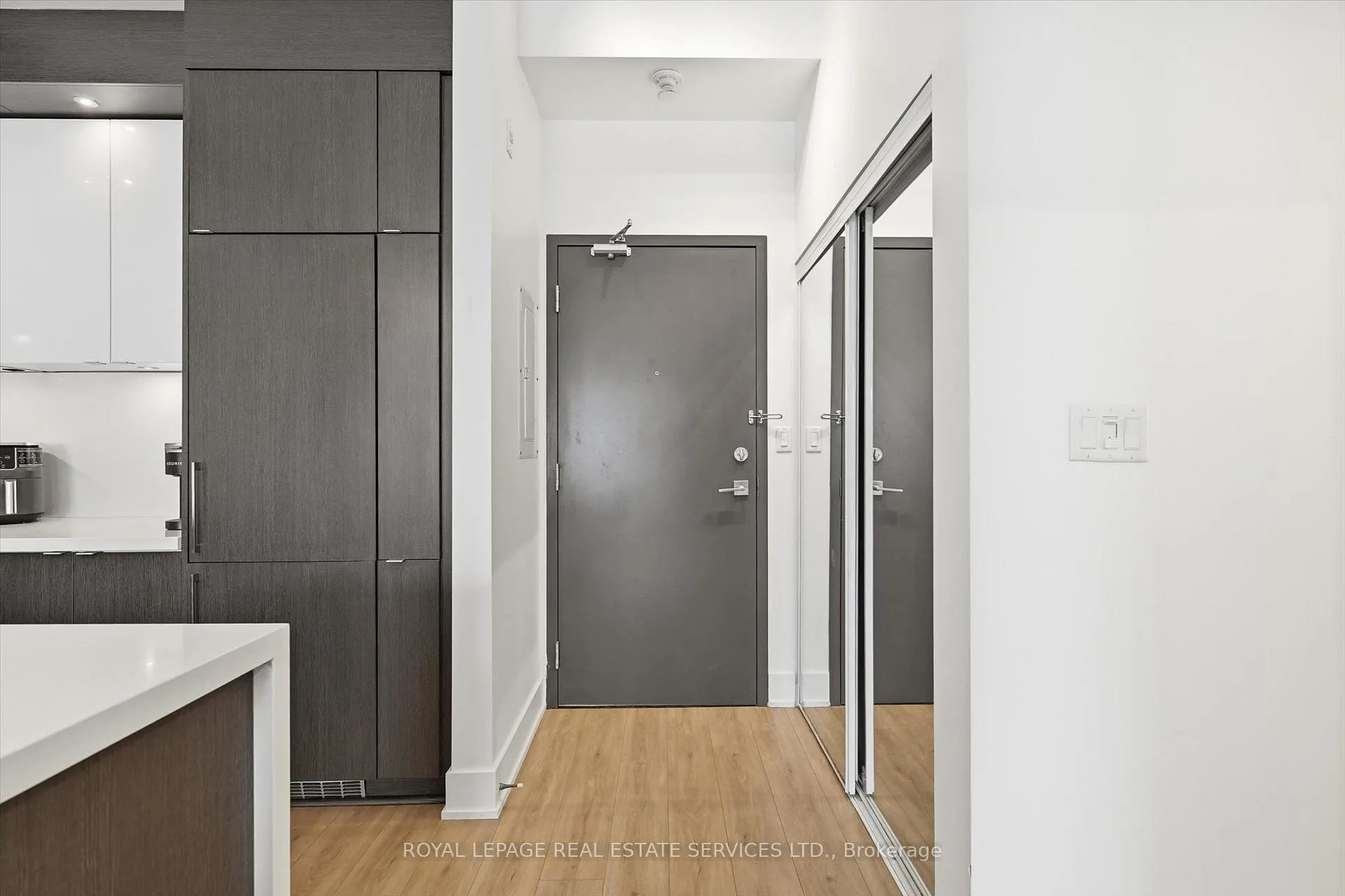 Photo 12 of Unit 111, 1284 Guelph Line, Burlington, Mountainside — HOMEH