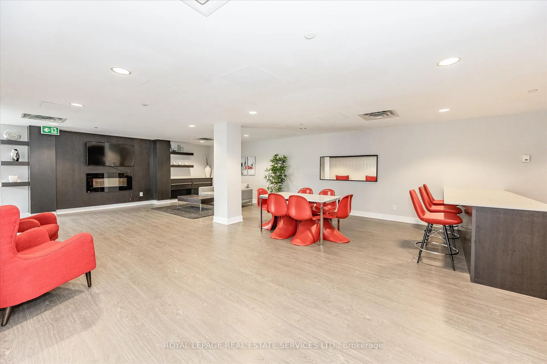 Photo 38 of Unit 111, 1284 Guelph Line, Burlington, Mountainside — HOMEH