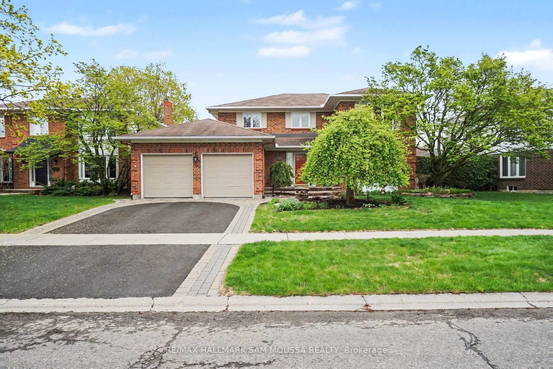 Photo 2 of 6115 Voyageur Drive, Ottawa, Convent Glen — HOMEH