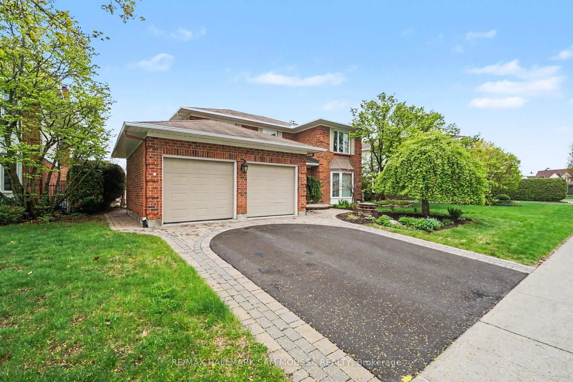 Photo 3 of 6115 Voyageur Drive, Ottawa, Convent Glen — HOMEH