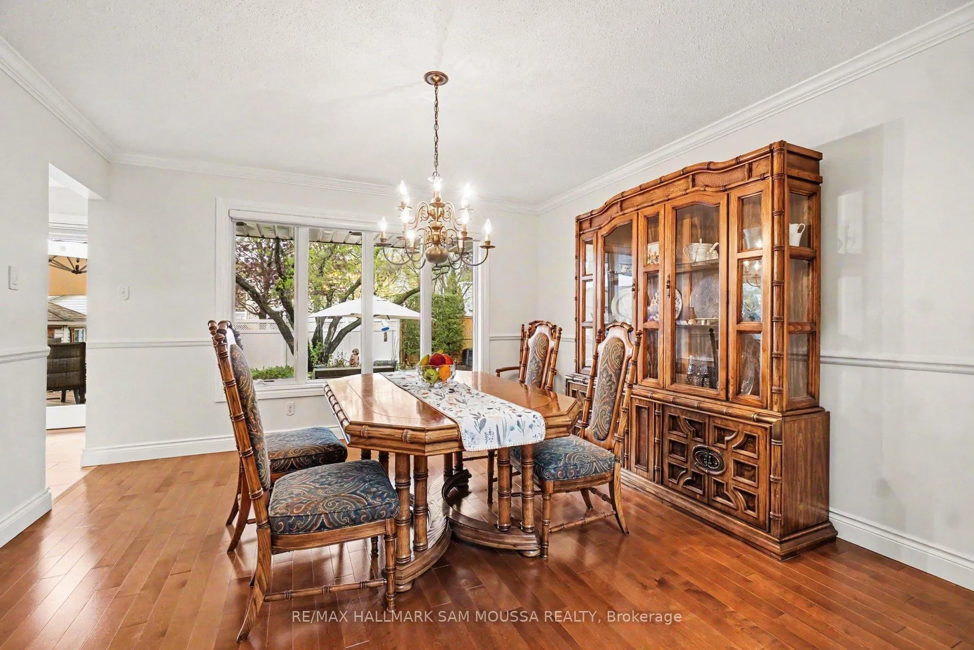 Photo 12 of 6115 Voyageur Drive, Ottawa, Convent Glen — HOMEH