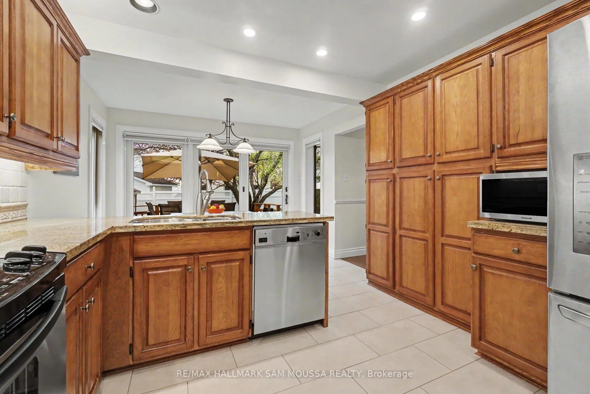 Photo 18 of 6115 Voyageur Drive, Ottawa, Convent Glen — HOMEH
