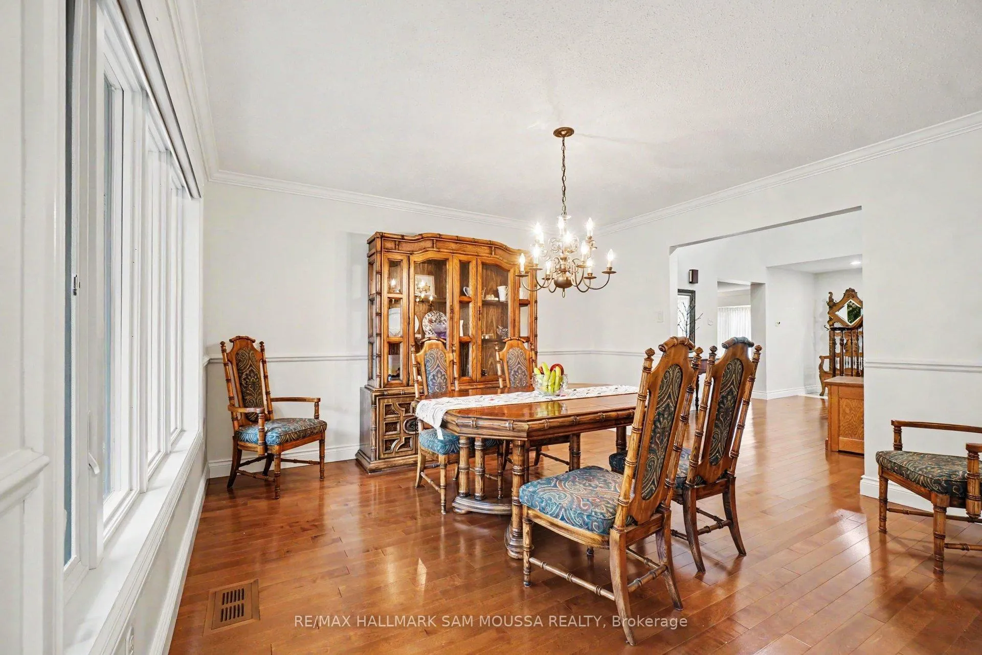 Photo 21 of 6115 Voyageur Drive, Ottawa, Convent Glen — HOMEH