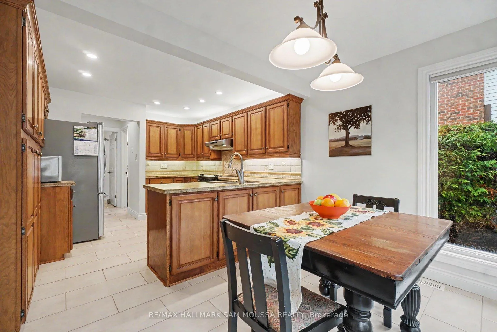 Photo 23 of 6115 Voyageur Drive, Ottawa, Convent Glen — HOMEH