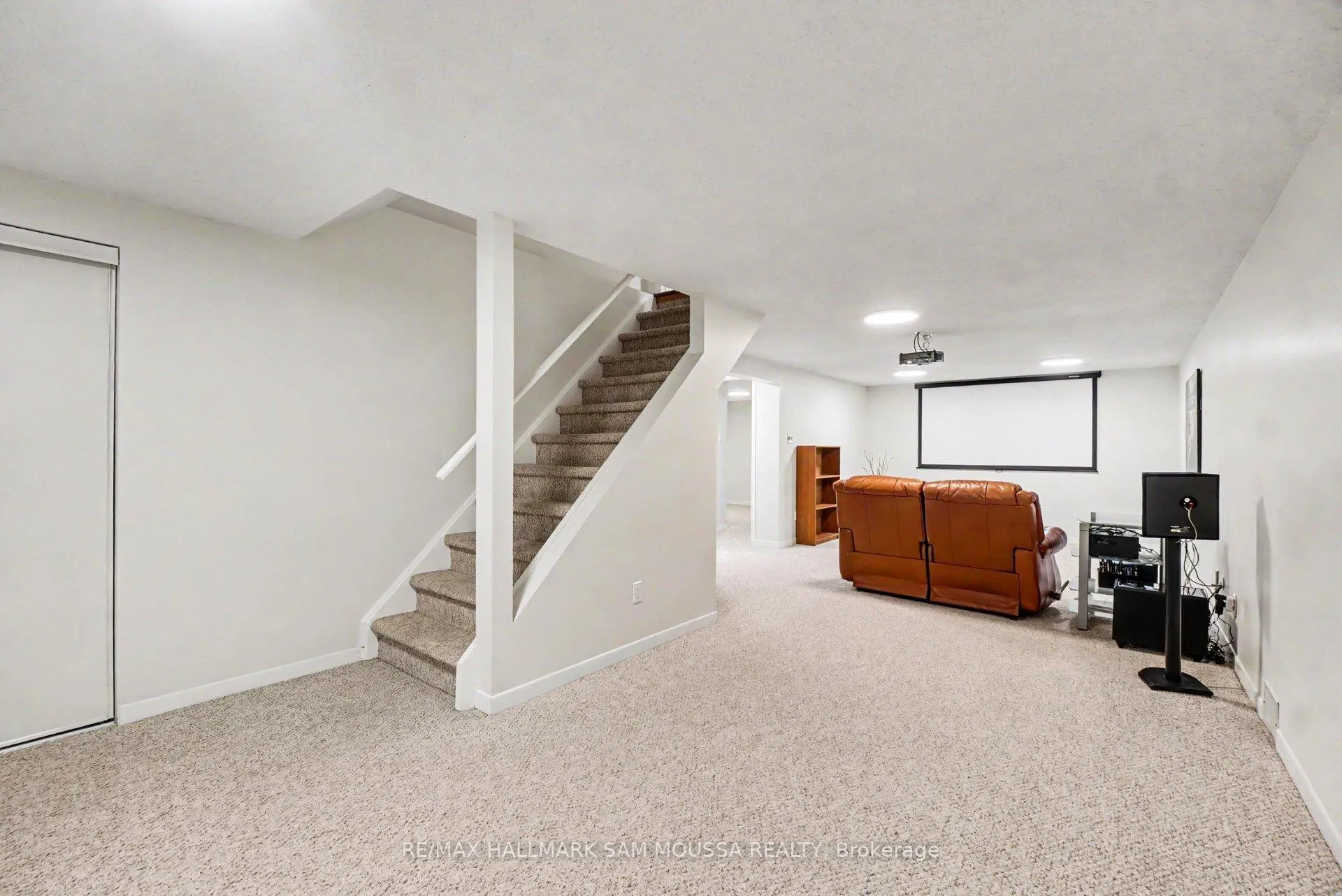Photo 37 of 6115 Voyageur Drive, Ottawa, Convent Glen — HOMEH