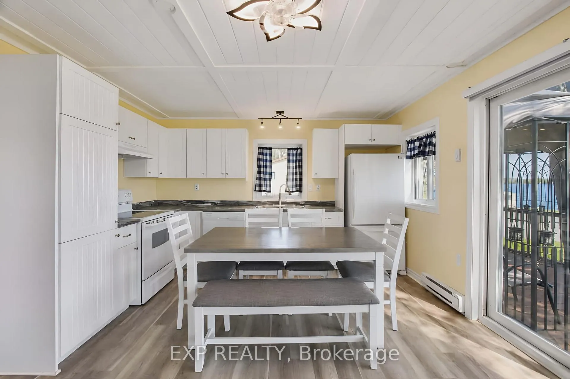 Photo 4 of 5 Evergreen Lane, McNab/Braeside, Mcnab/Braeside Twps — HOMEH