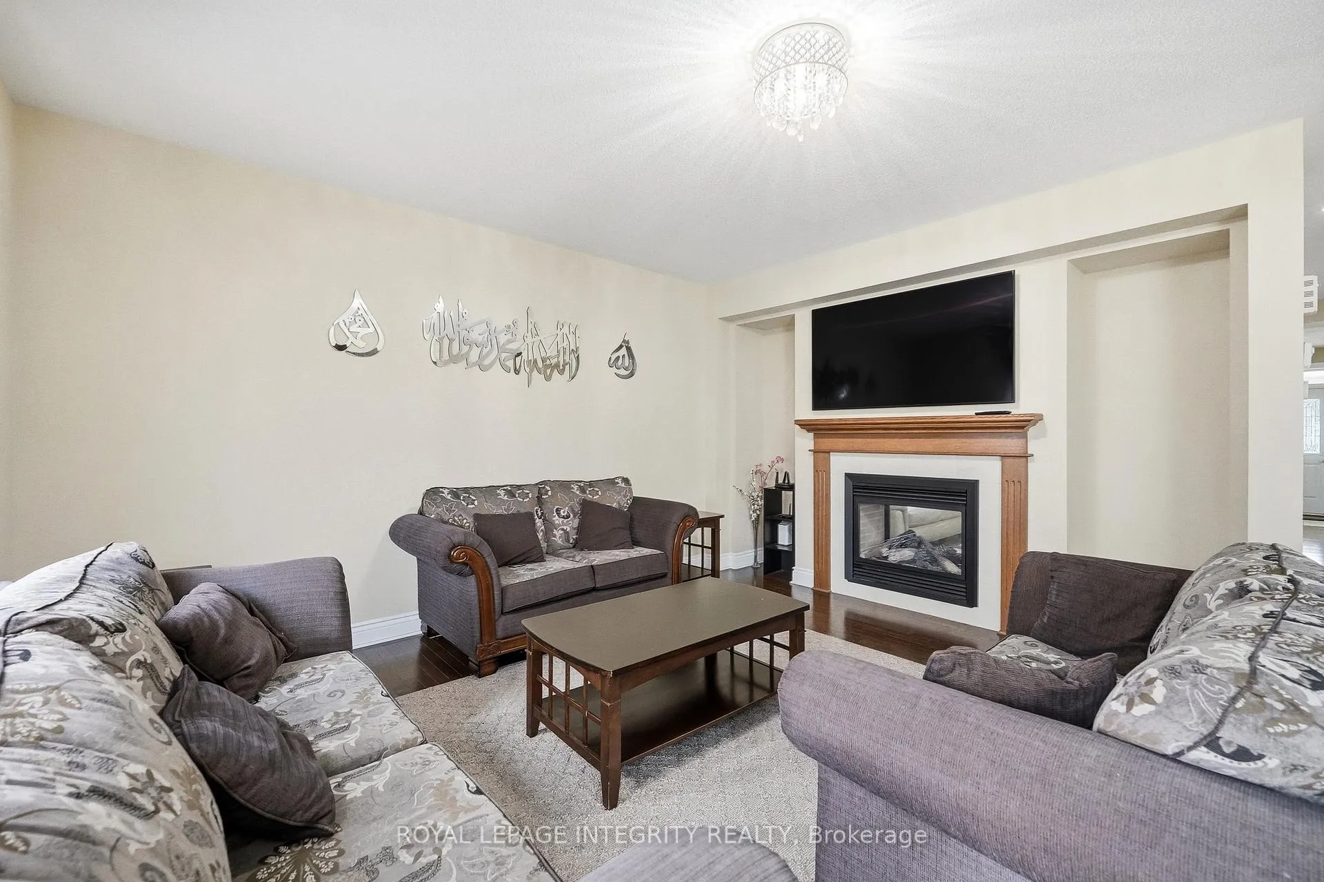 Photo 10 of 408 Nestleton Street, Ottawa, Avalon East — HOMEH