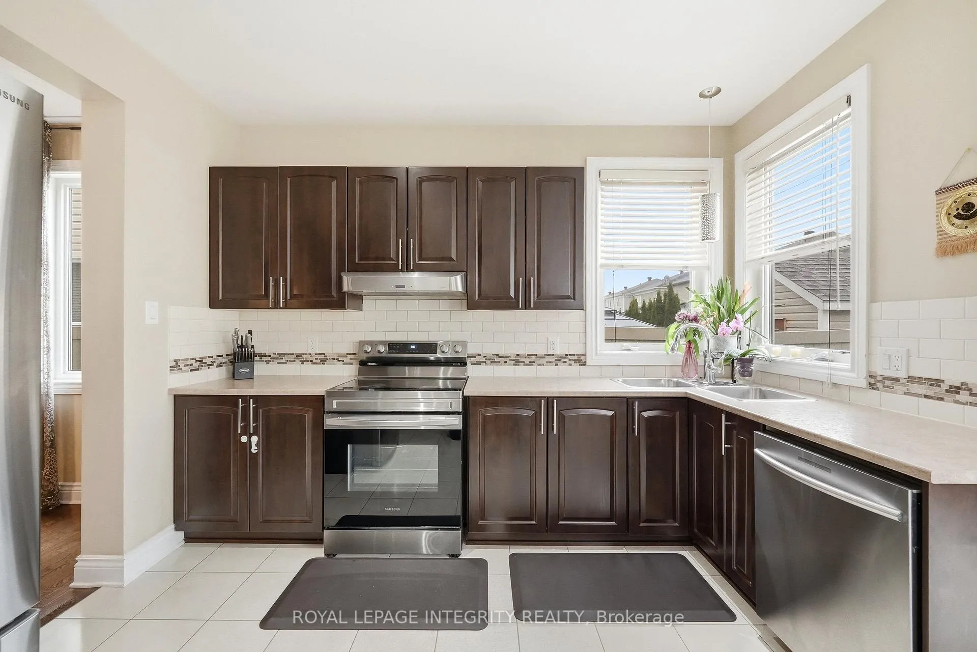 Photo 16 of 408 Nestleton Street, Ottawa, Avalon East — HOMEH