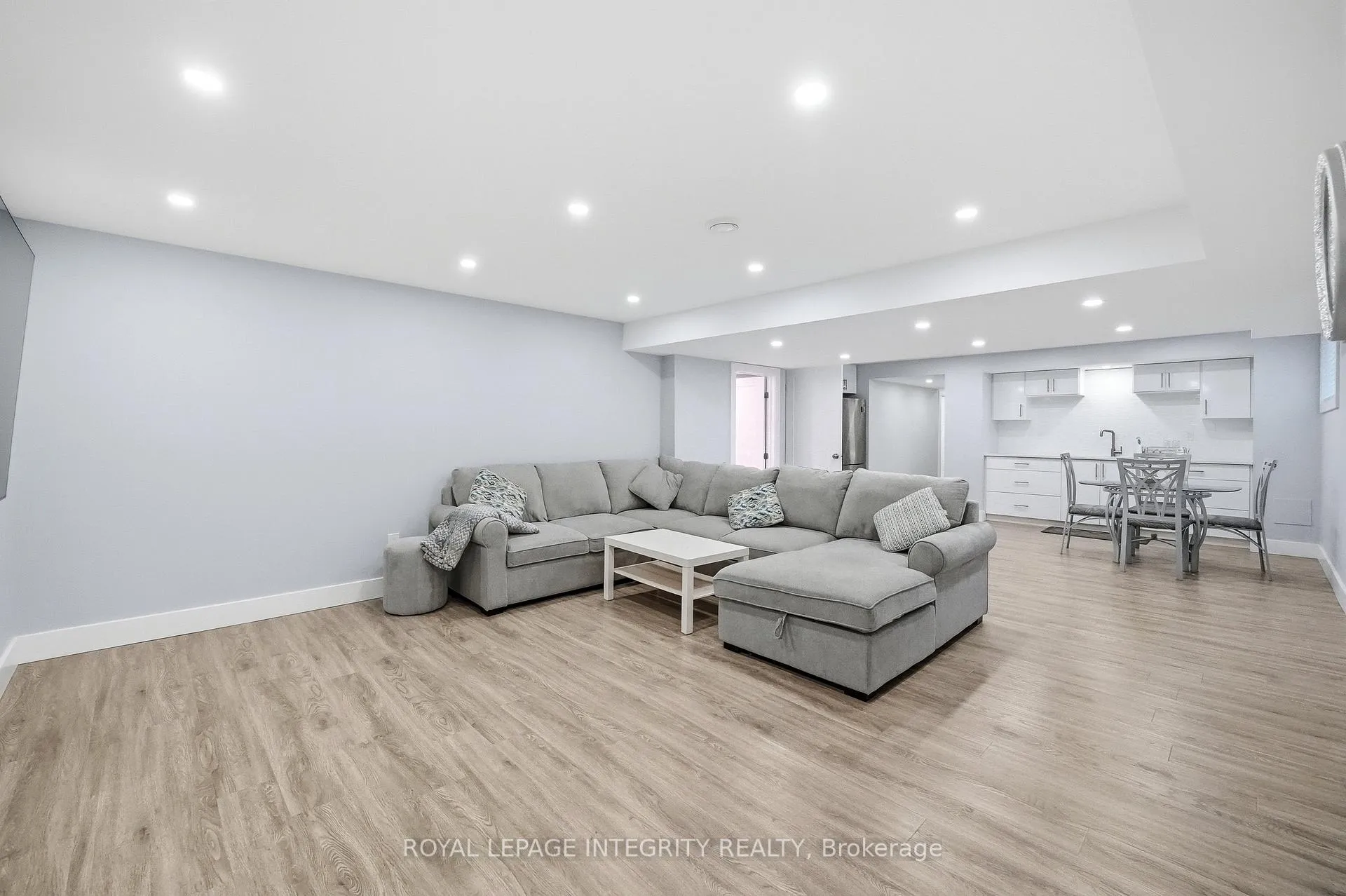 Photo 42 of 408 Nestleton Street, Ottawa, Avalon East — HOMEH