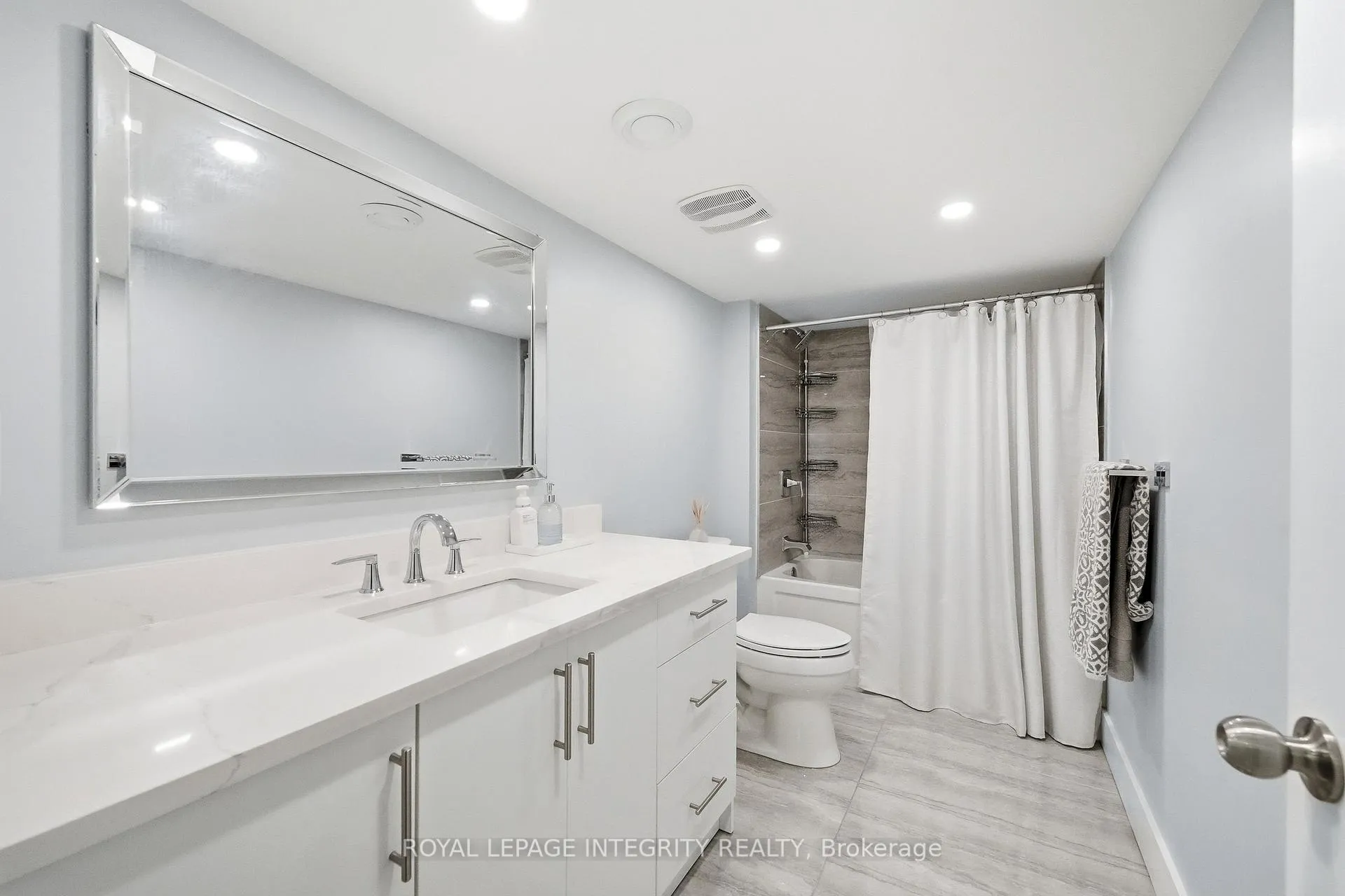 Photo 43 of 408 Nestleton Street, Ottawa, Avalon East — HOMEH