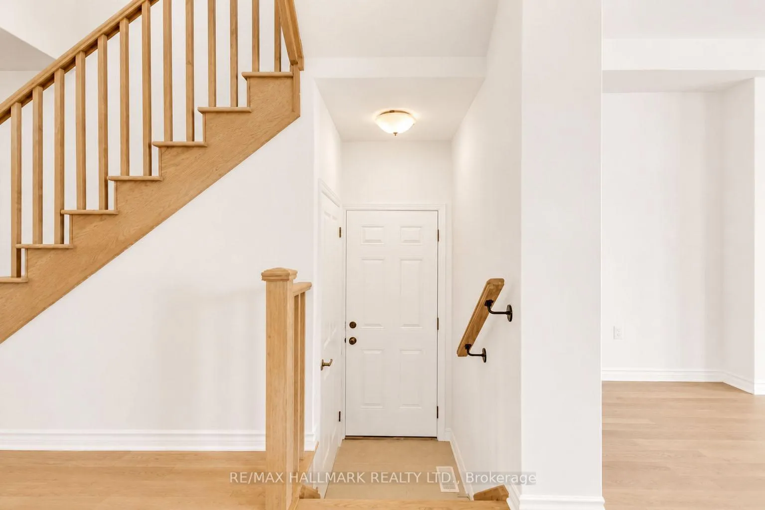 Photo 5 of 43 Foxley Heights, Barrie, Rural Barrie Southwest — HOMEH